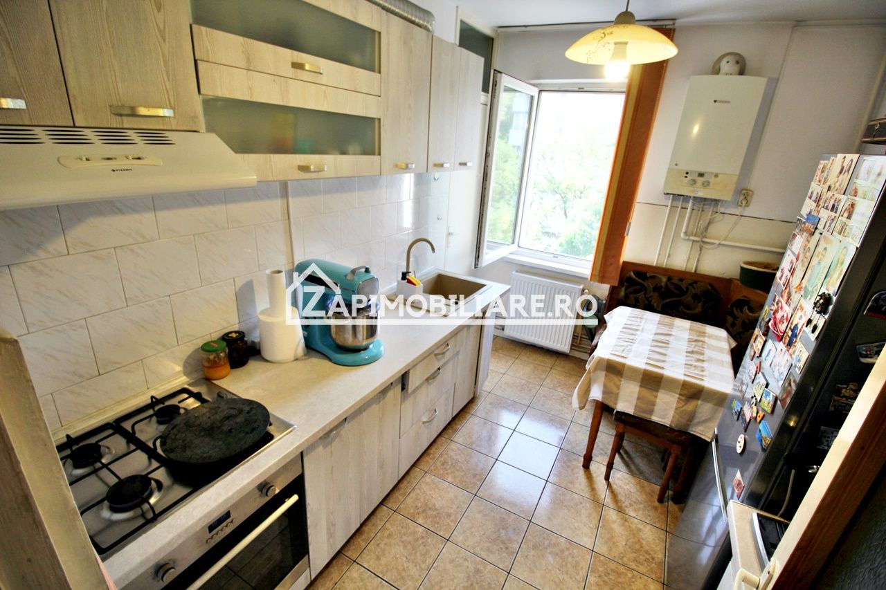 Apartament 2 camere,50mp,conf.1,cartier Tudor, bloc izolat — fotografia 3