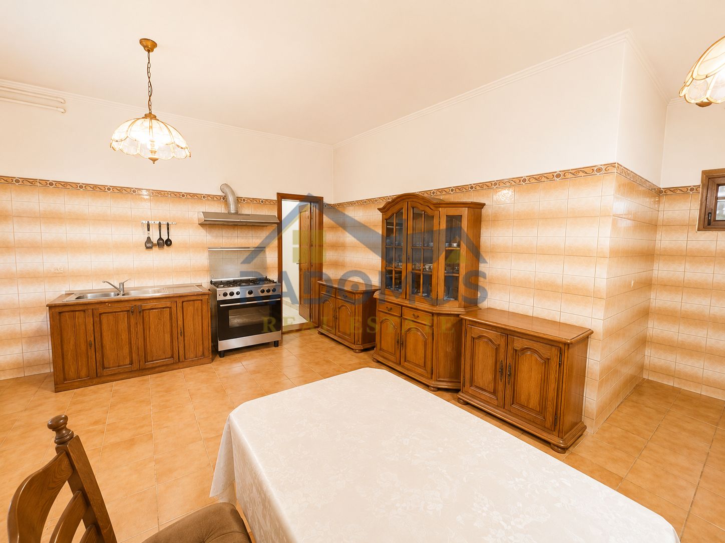 Vila 4 camere | Teren 532 mp | Piscina si foisor | Str. Lupeni — fotografia 14