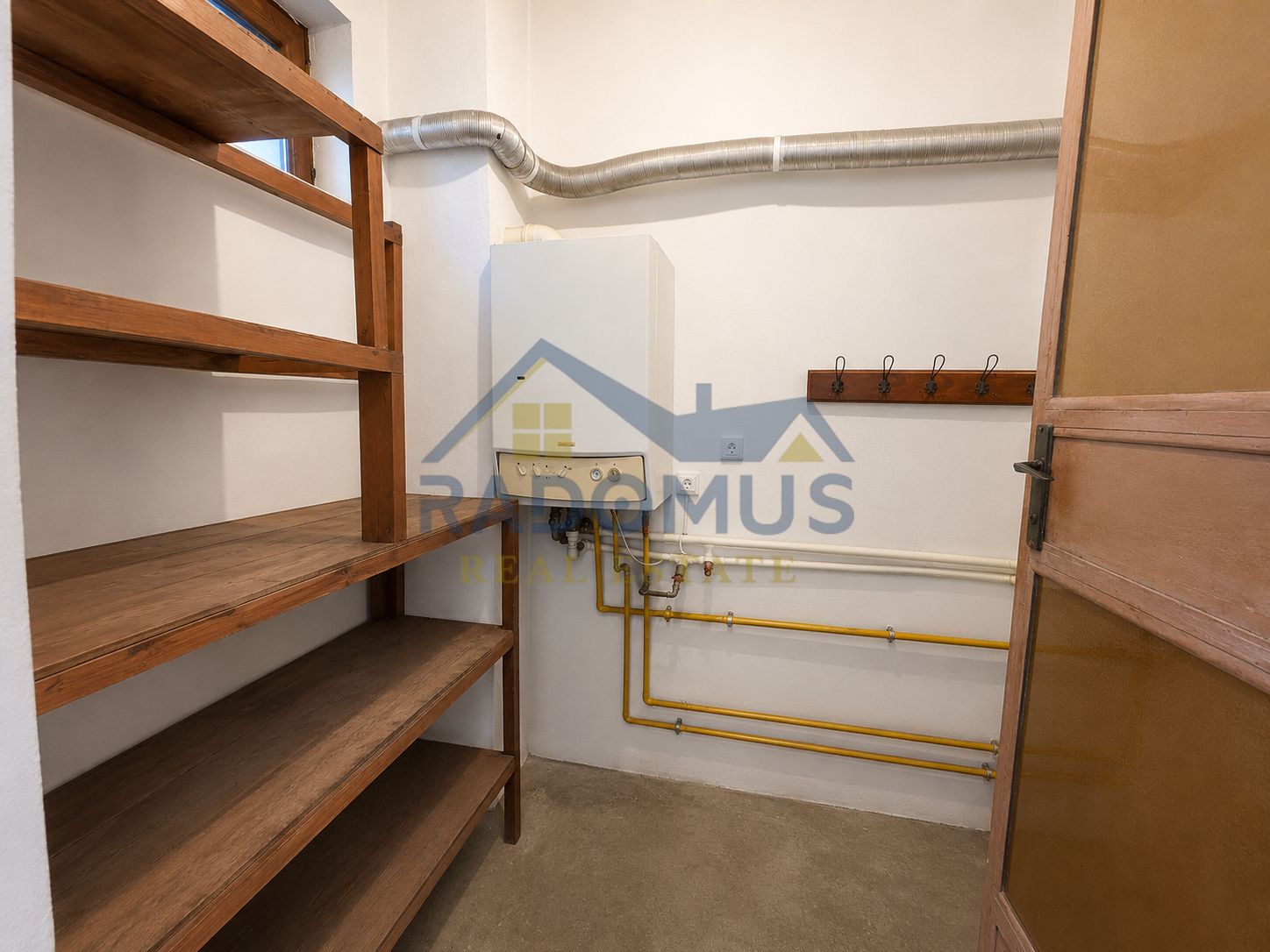 Vila 4 camere | Teren 532 mp | Piscina si foisor | Str. Lupeni — fotografia 15