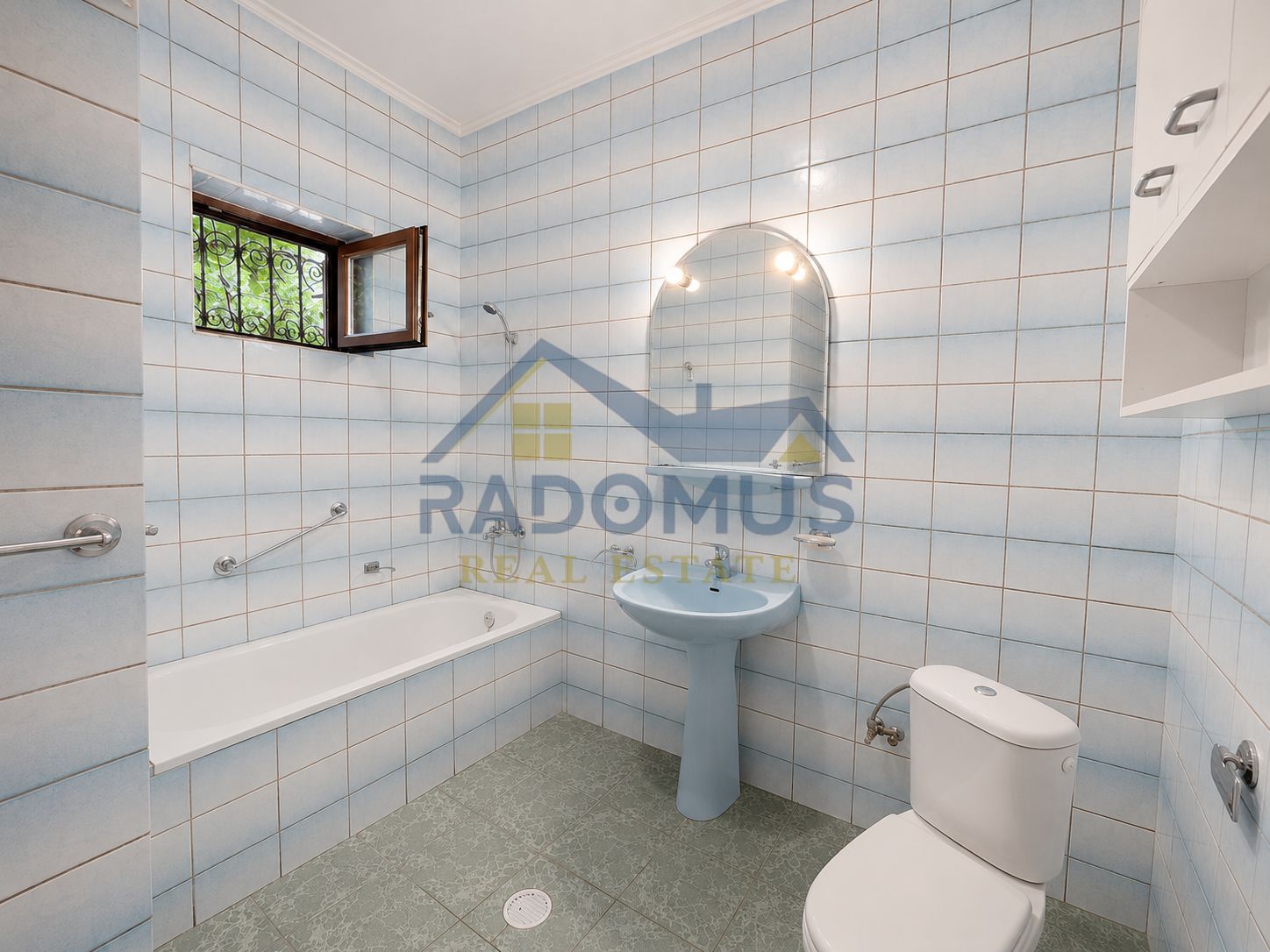 Vila 4 camere | Teren 532 mp | Piscina si foisor | Str. Lupeni — fotografia 19