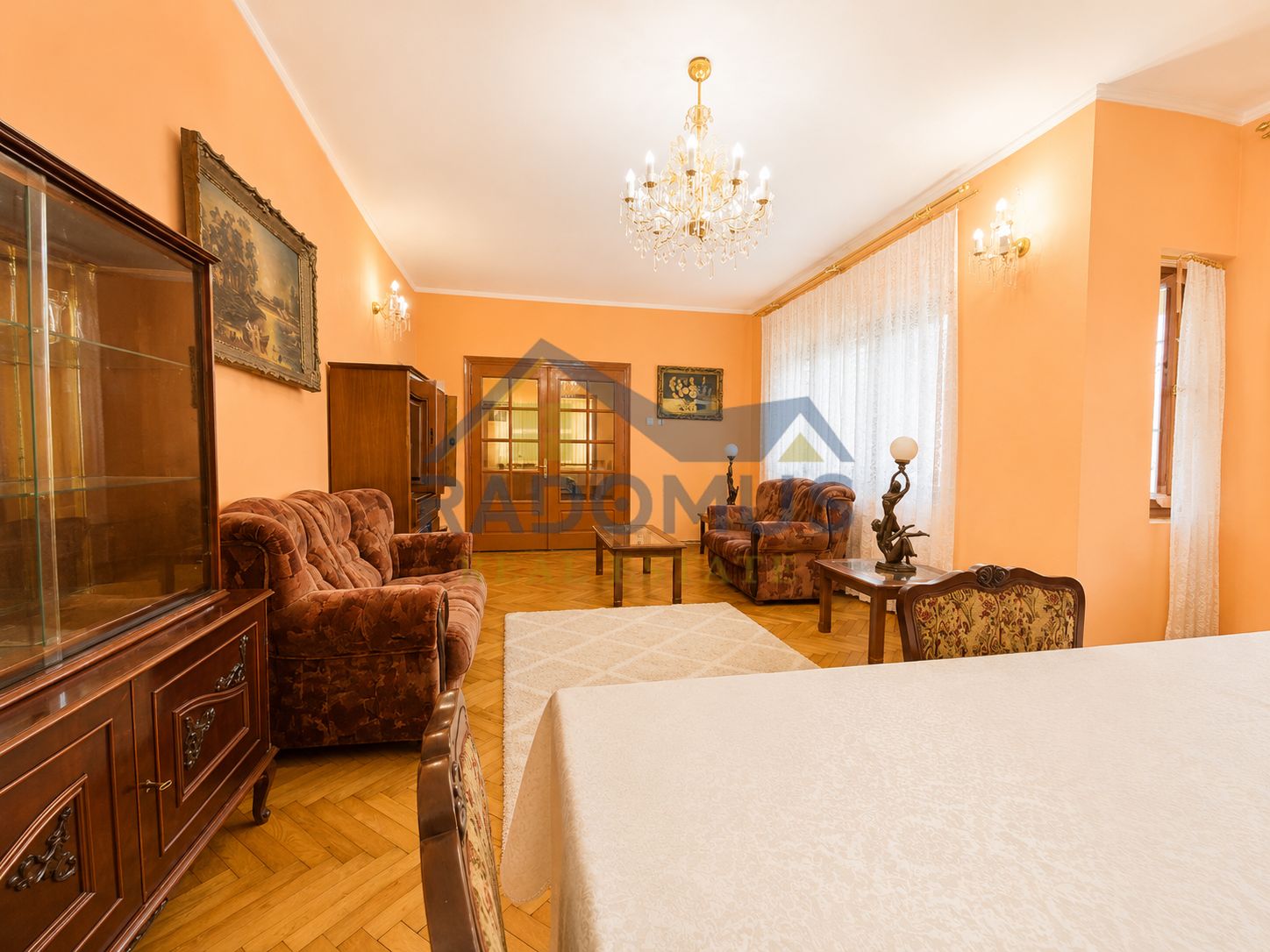 Vila 4 camere | Teren 532 mp | Piscina si foisor | Str. Lupeni — fotografia 3
