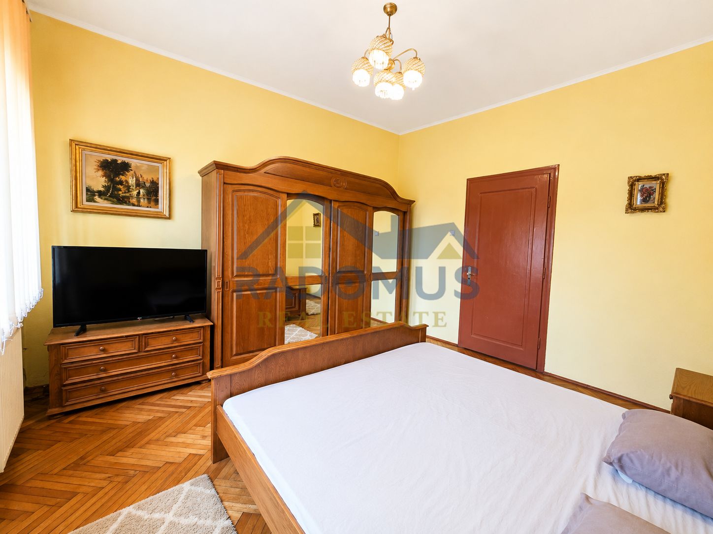 Vila 4 camere | Teren 532 mp | Piscina si foisor | Str. Lupeni — fotografia 7
