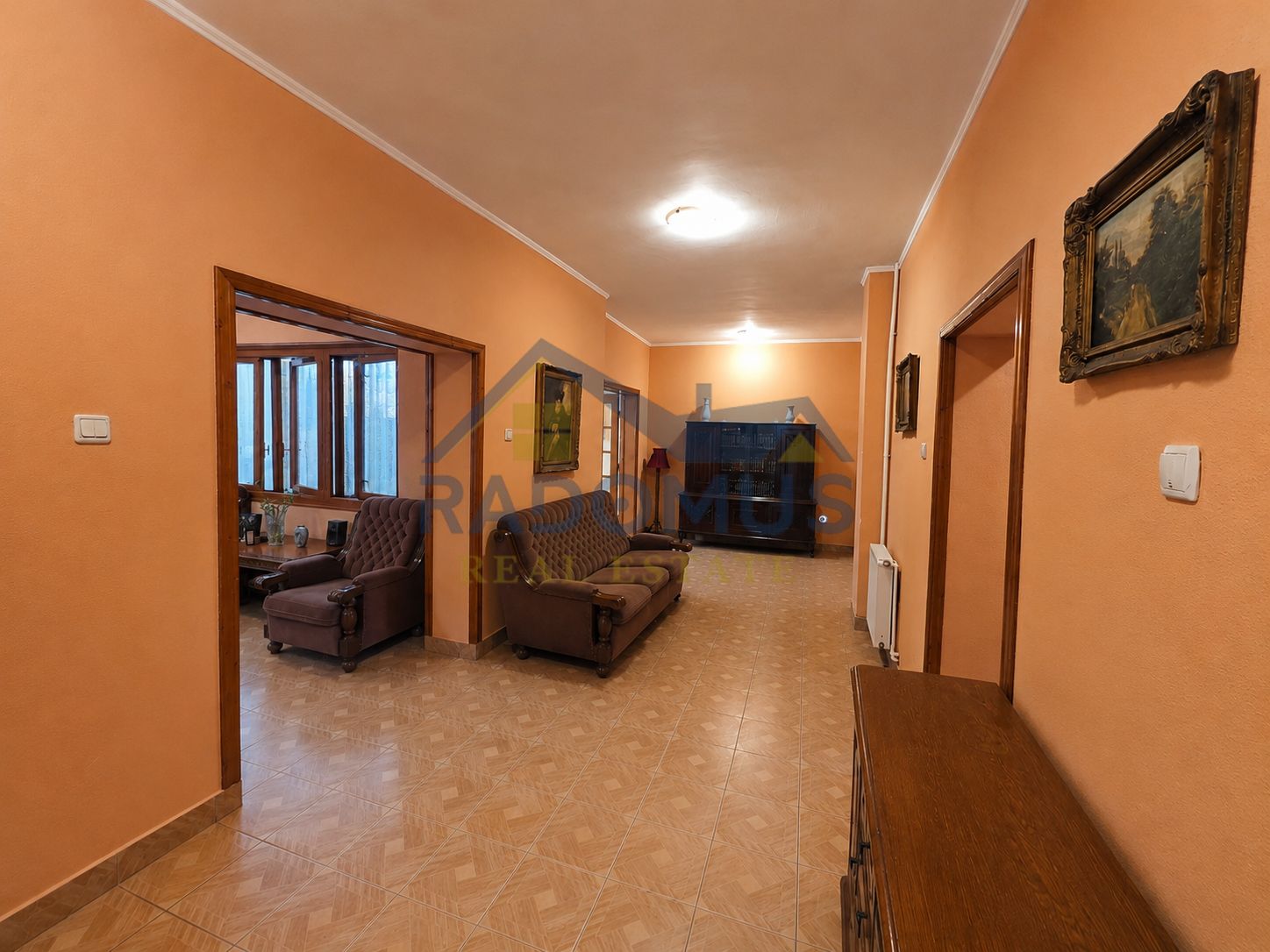 Vila 4 camere | Teren 532 mp | Piscina si foisor | Str. Lupeni — fotografia 9