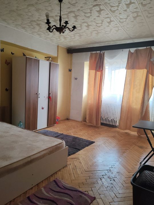 Apartament 3 camere, 2 grupuri sanitare, 2 balcoane, etajul 7 din 8, zona Traian