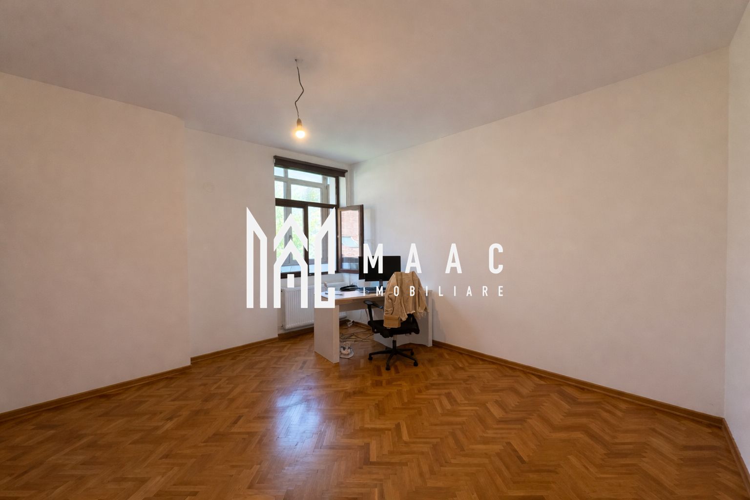 Apartament de vânzare Sibiu | 3 camere | Ultracentral, garaj, 2 pivnițe