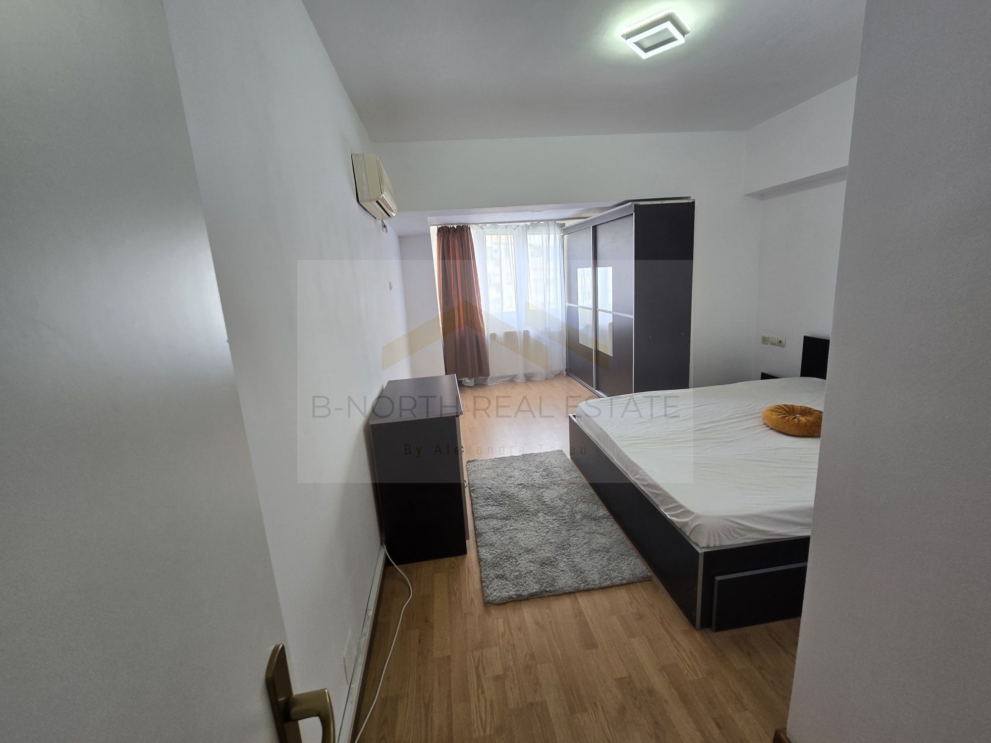 Apartament cu 4 camere de tip Duplex - Bvd. Unirii - Zona centrala — fotografia 4