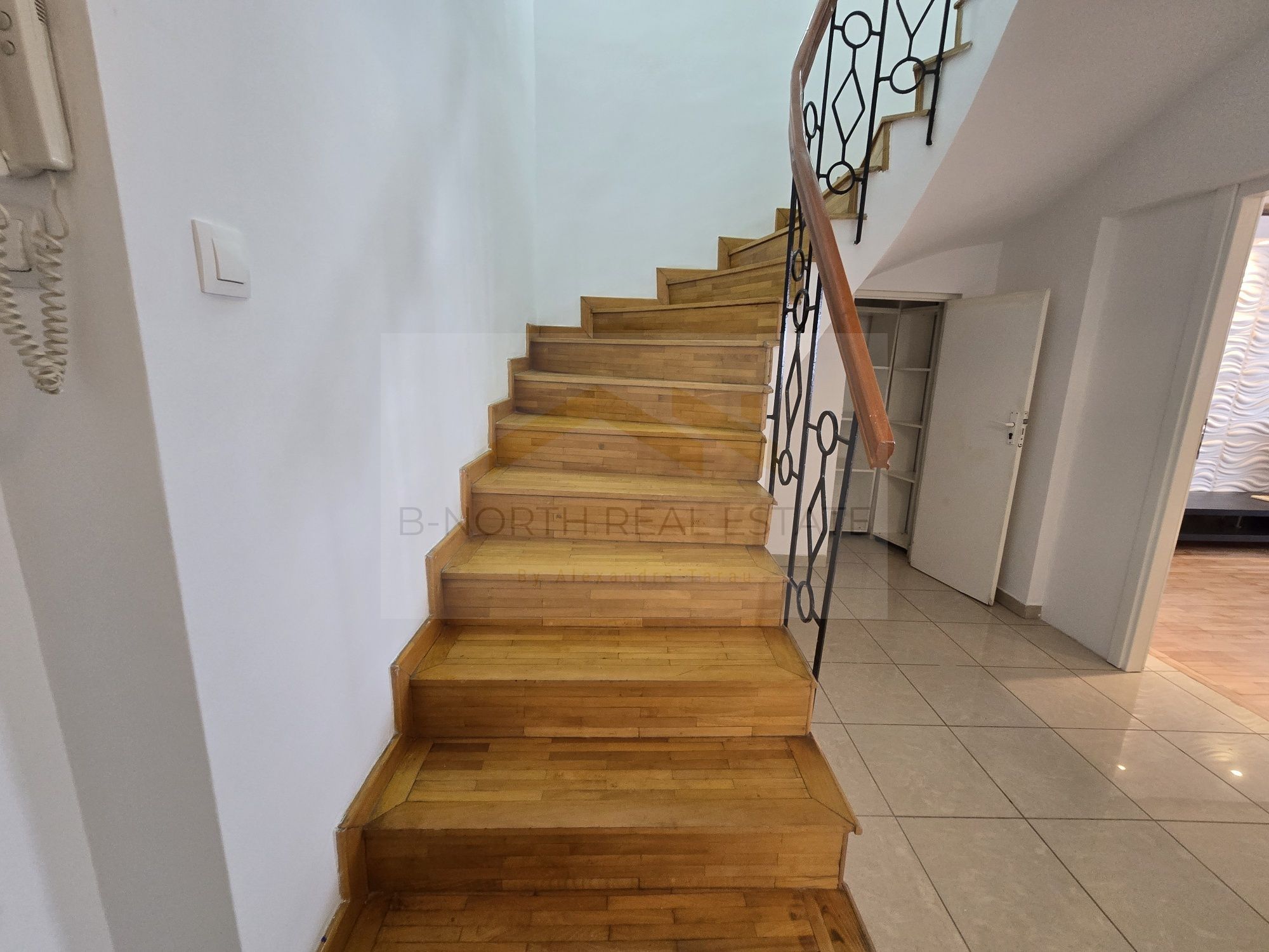 Apartament cu 4 camere de tip Duplex - Bvd. Unirii - Zona centrala — fotografia 7
