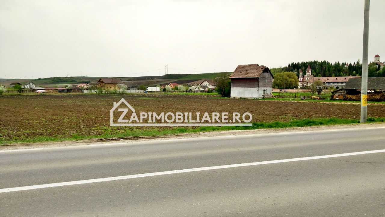 Teren 5800 mp,150m de Aeroport deschidere 58m la E60,20 euro — fotografia 5