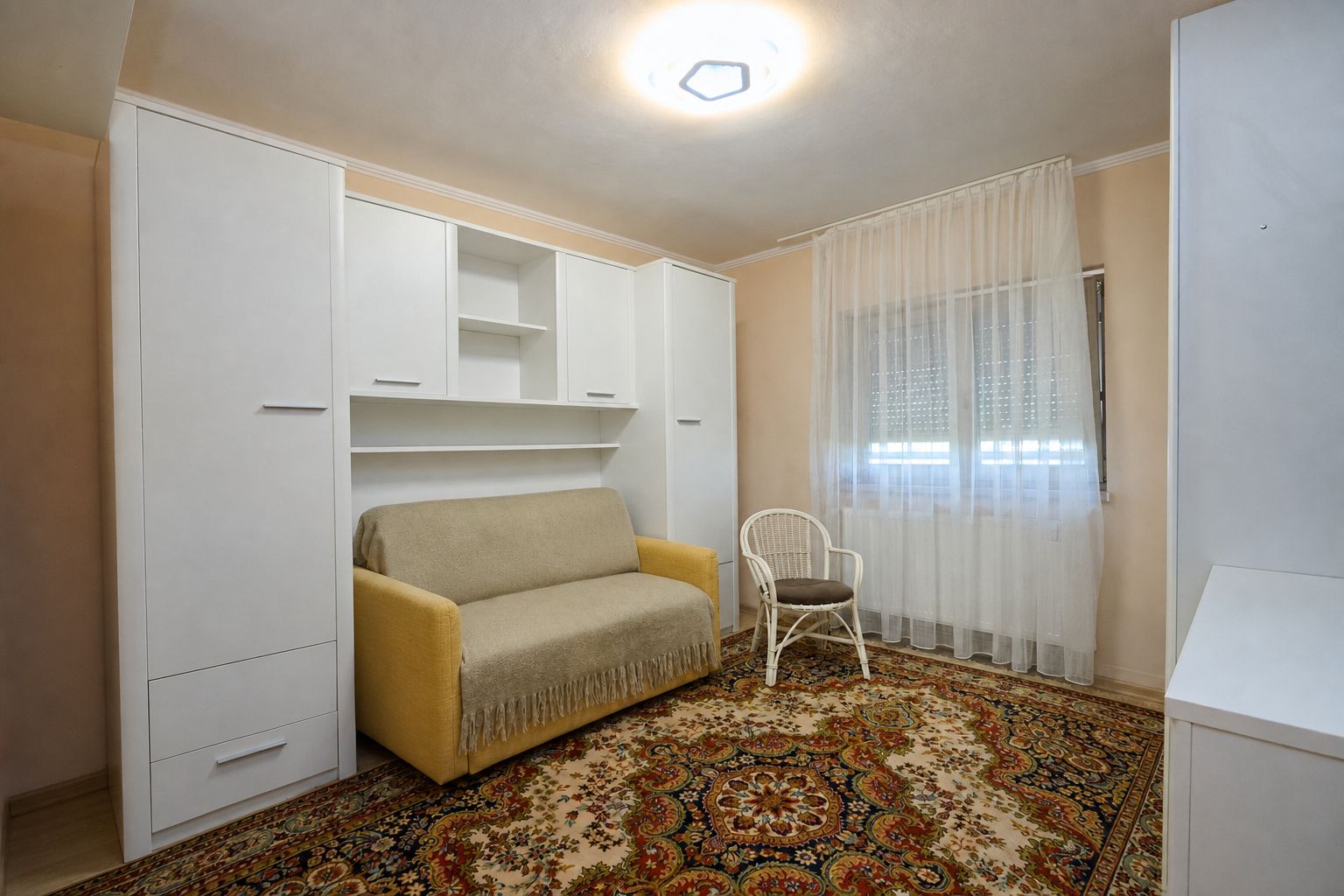 Apartament cu 3 camere, 2 băi și balcon închis | Exercițiu — fotografia 13