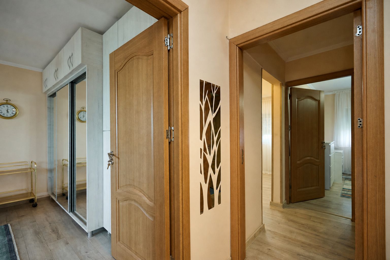 Apartament cu 3 camere, 2 băi și balcon închis | Exercițiu — fotografia 16