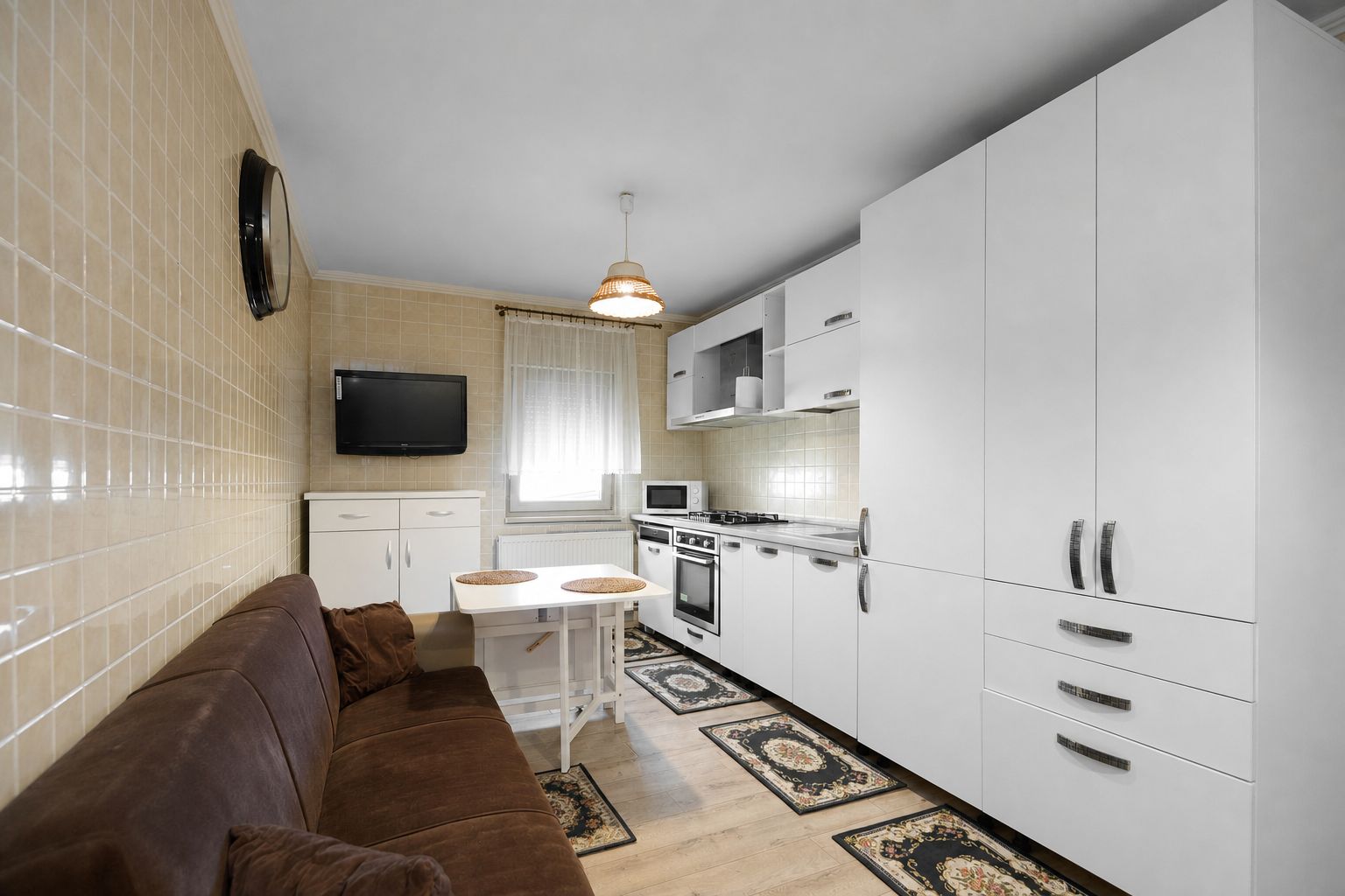 Apartament cu 3 camere, 2 băi și balcon închis | Exercițiu — fotografia 2