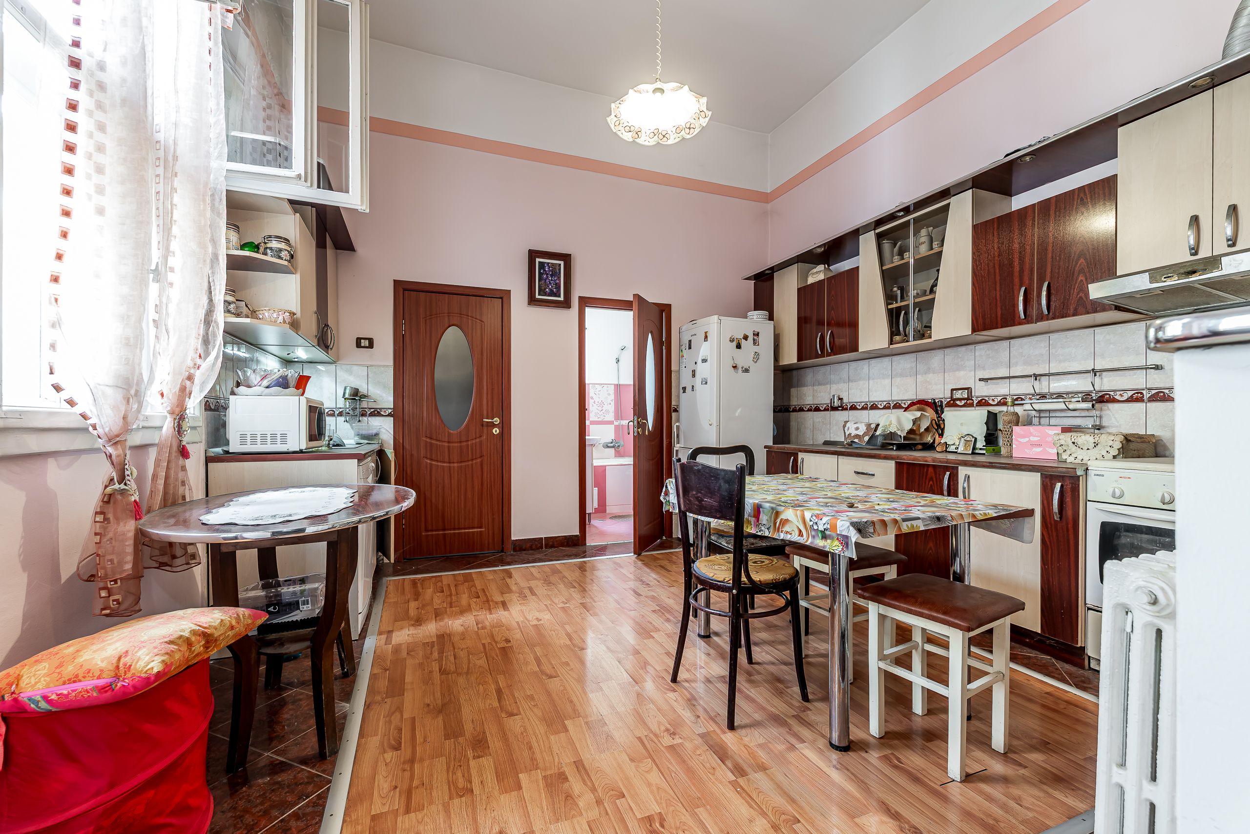 Apartament 3 camere, etaj 1, ultracentral (clădire cu 4 apartamente) — fotografia 5