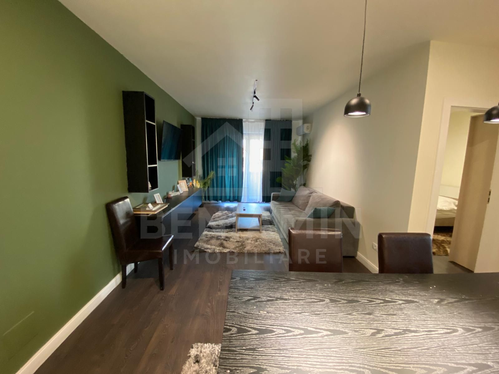 Apartament modern 3 camere-Zona Ciuperca-Loc de parcare-Disponibil