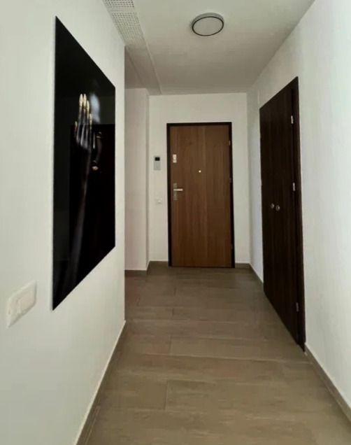 Un apartament în care priveliștea către Tâmpa face parte din experiența de zi cu — fotografia 5