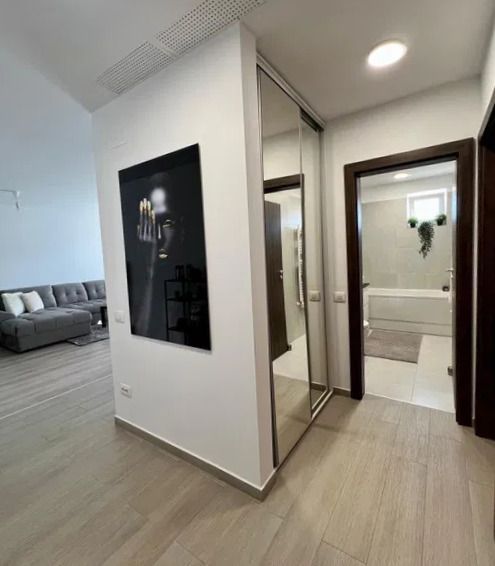 Un apartament în care priveliștea către Tâmpa face parte din experiența de zi cu — fotografia 7