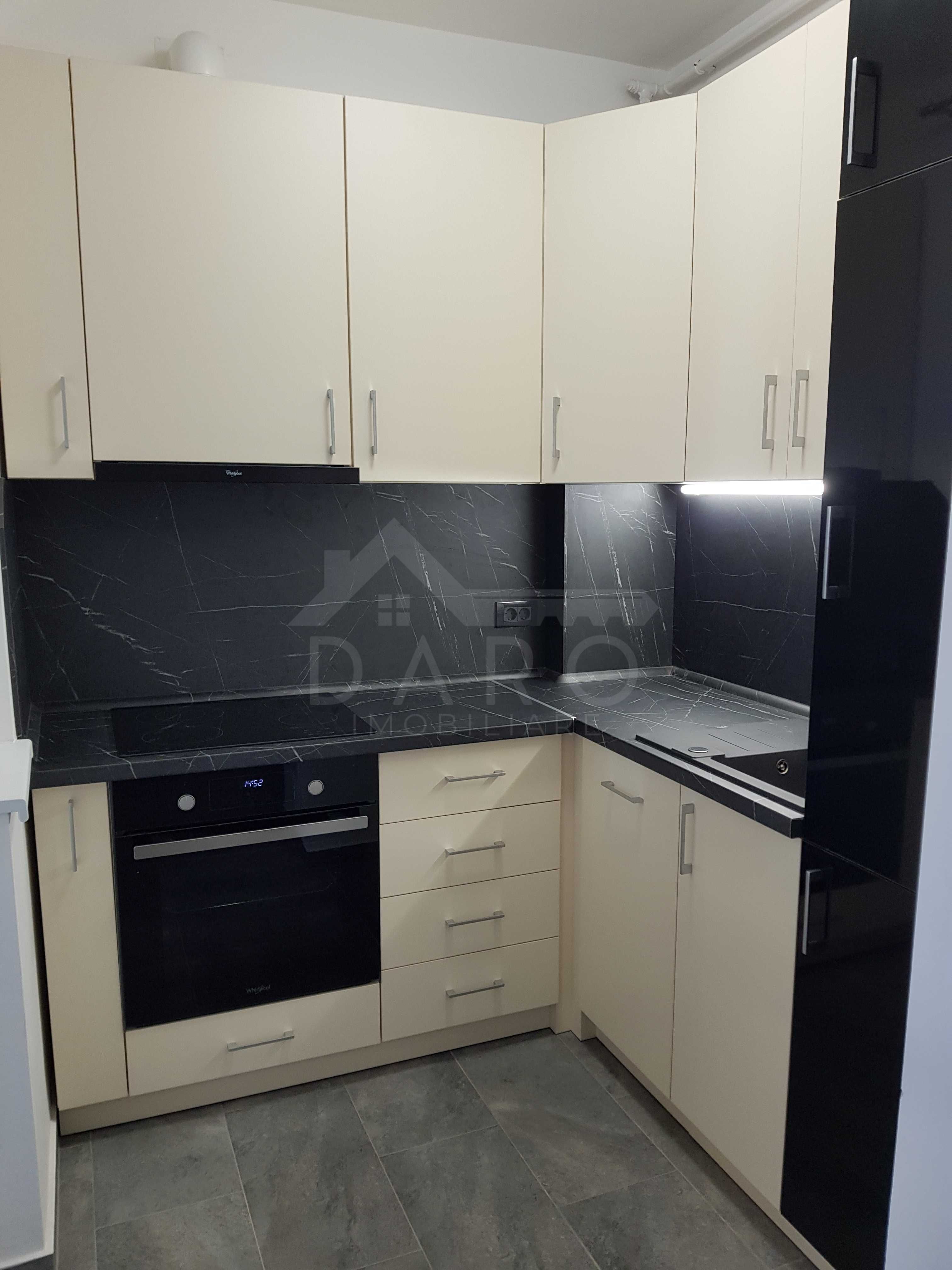 Închiriez apartament 4 camere zona rezidențială — fotografia 3