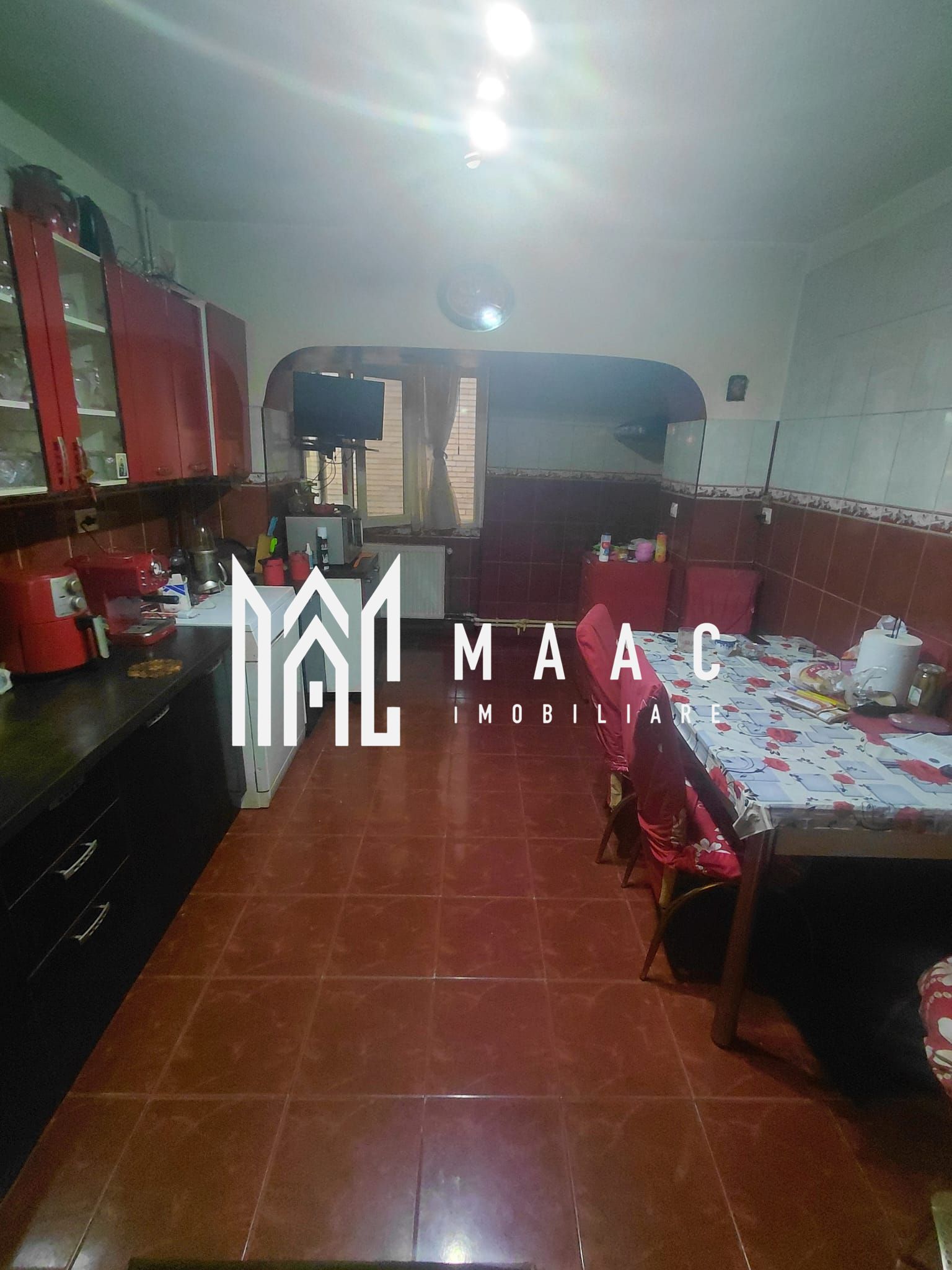 Apartament 4 camere de vânzare | Râmnicu Vâlcea | Central — fotografia 3