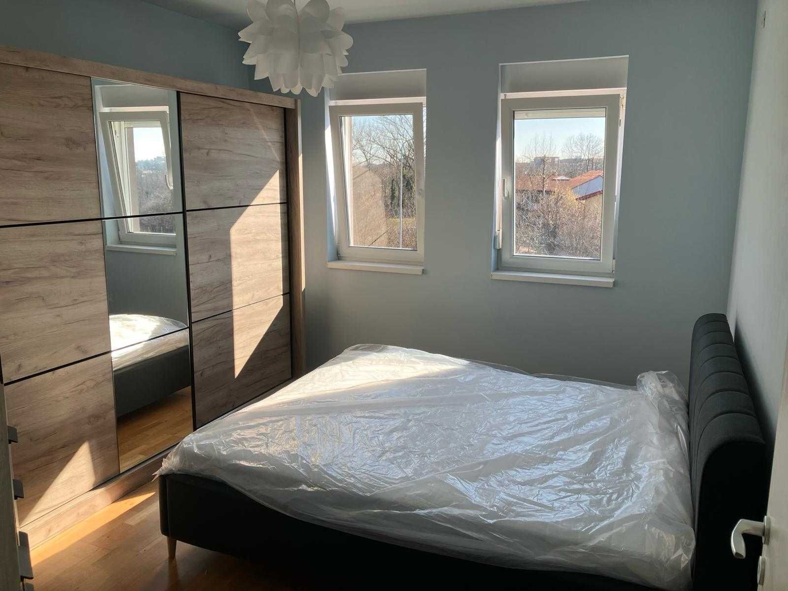 Apartament 3 camere, mobilat, utilat si parcare, zonă premium — fotografia 3