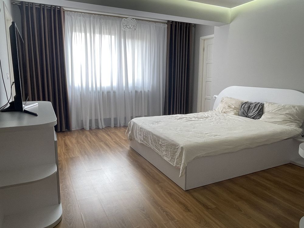 Penthouse Soseaua Nicolina CUG 130m2 bloc nou Mobilat Utilat Lux — fotografia 3