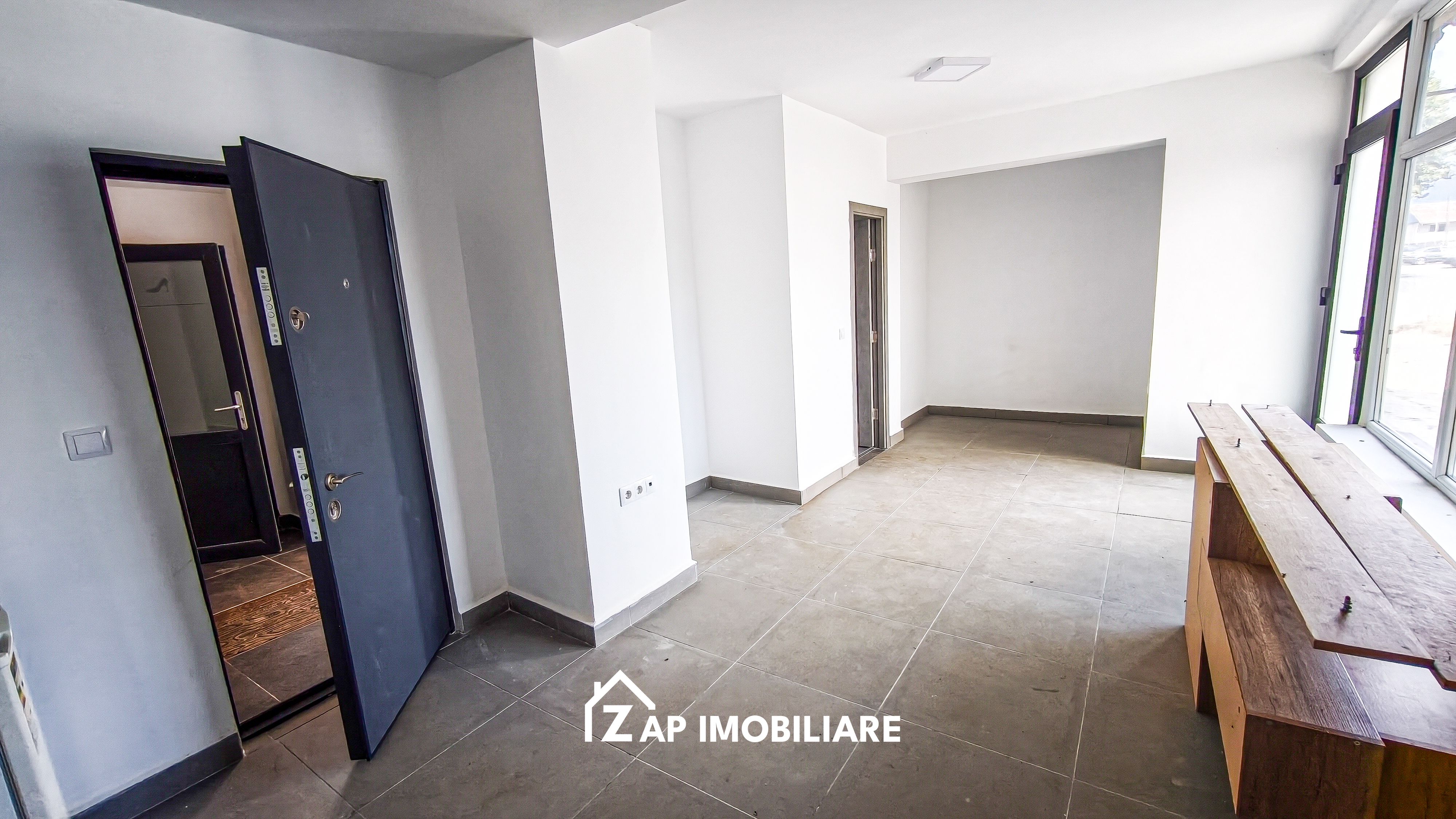 Spatiu Comercial / Birou - Stradal - Suprafete 20 mp - 90 mp