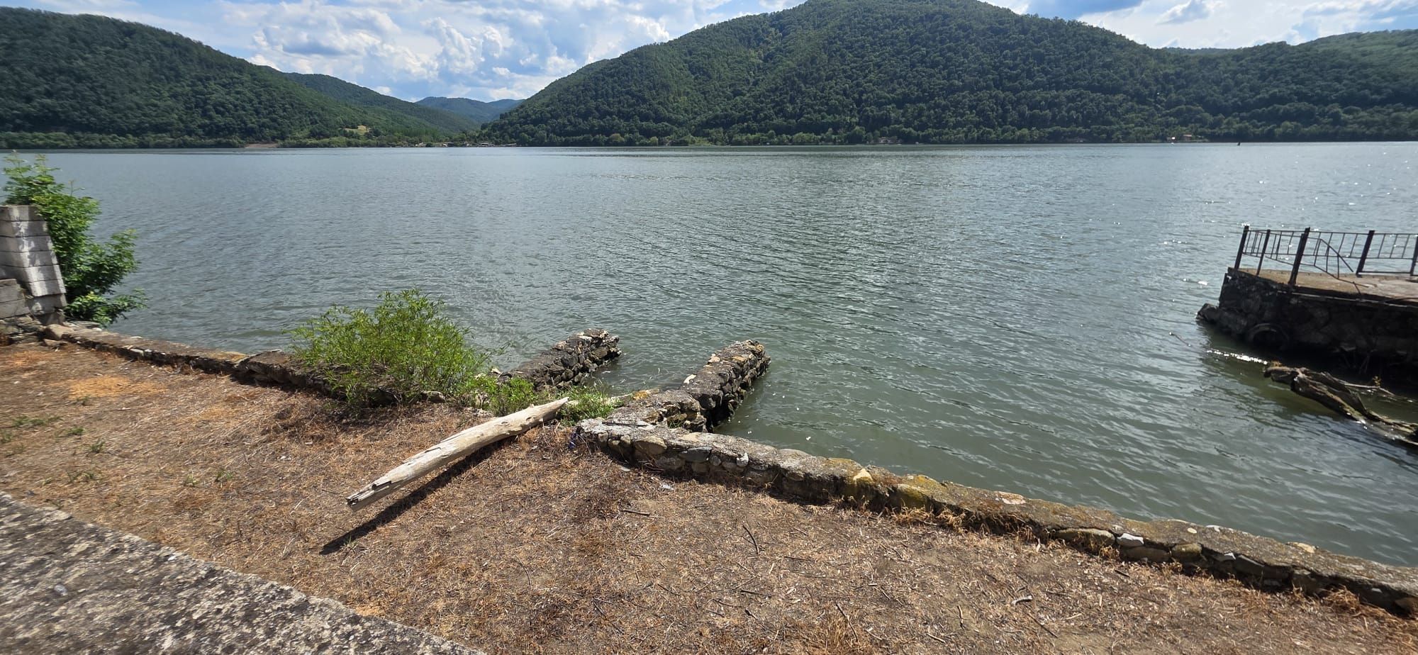 Pensiune cu acces direct la Dunare si teren de peste 6.000 mp, Berzasca — fotografia 7