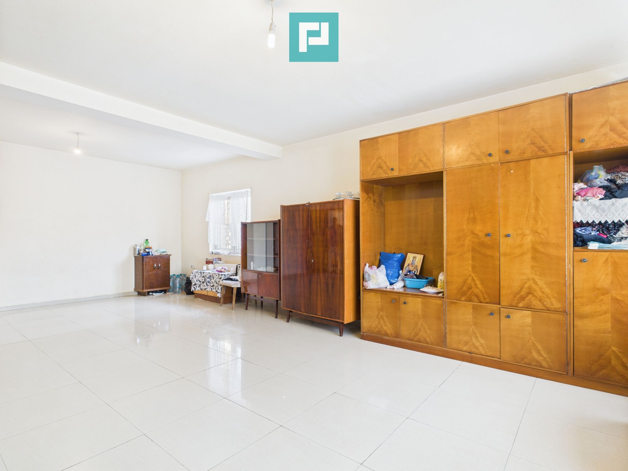 Casă P+E+M în zona Mehala pe arteră principală — fotografia 4