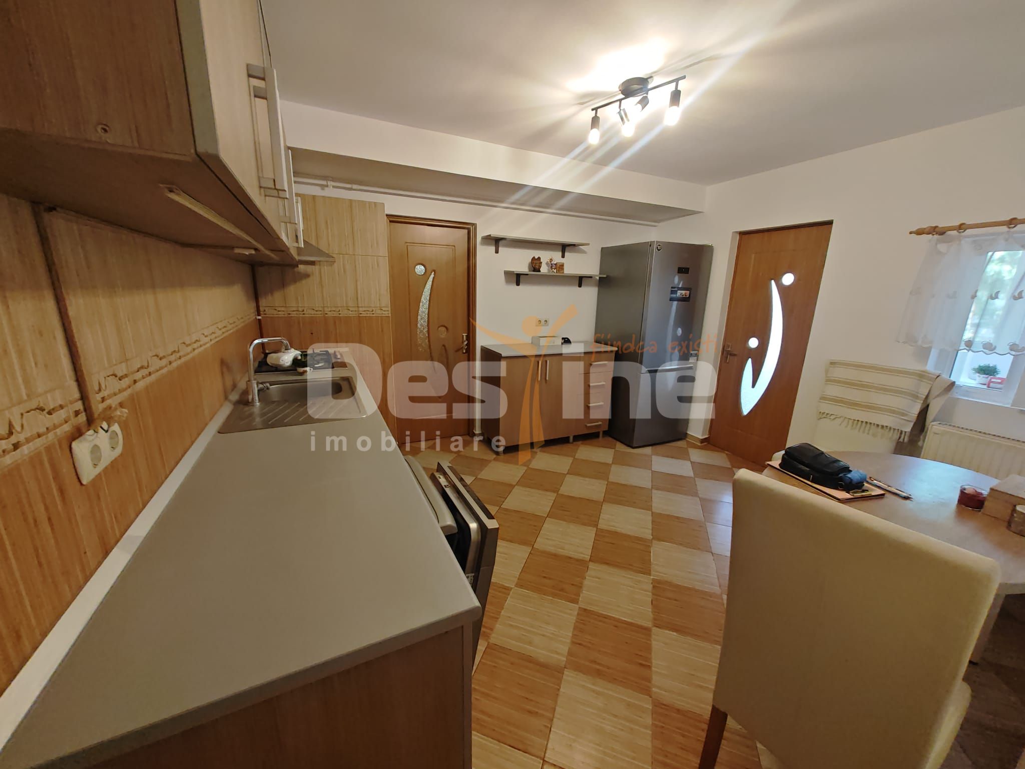 Casă spațioasă cu 7 camere, ideală pentru familie numeroasa — fotografia 23