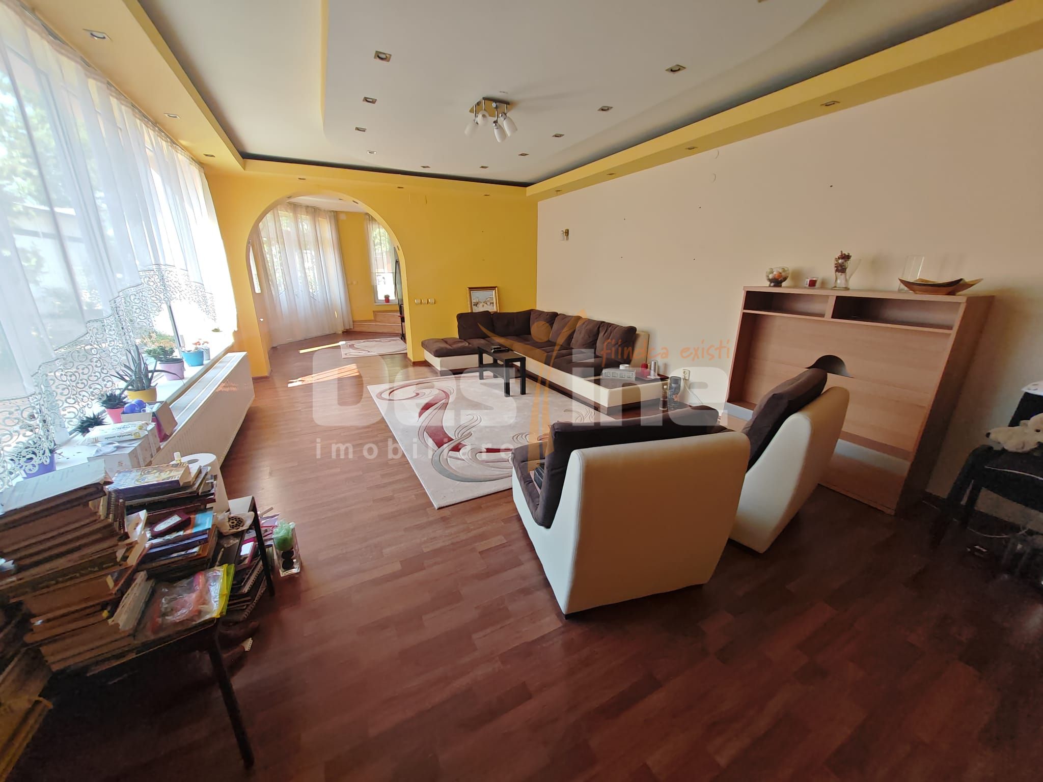 Casă spațioasă cu 7 camere, ideală pentru familie numeroasa — fotografia 4