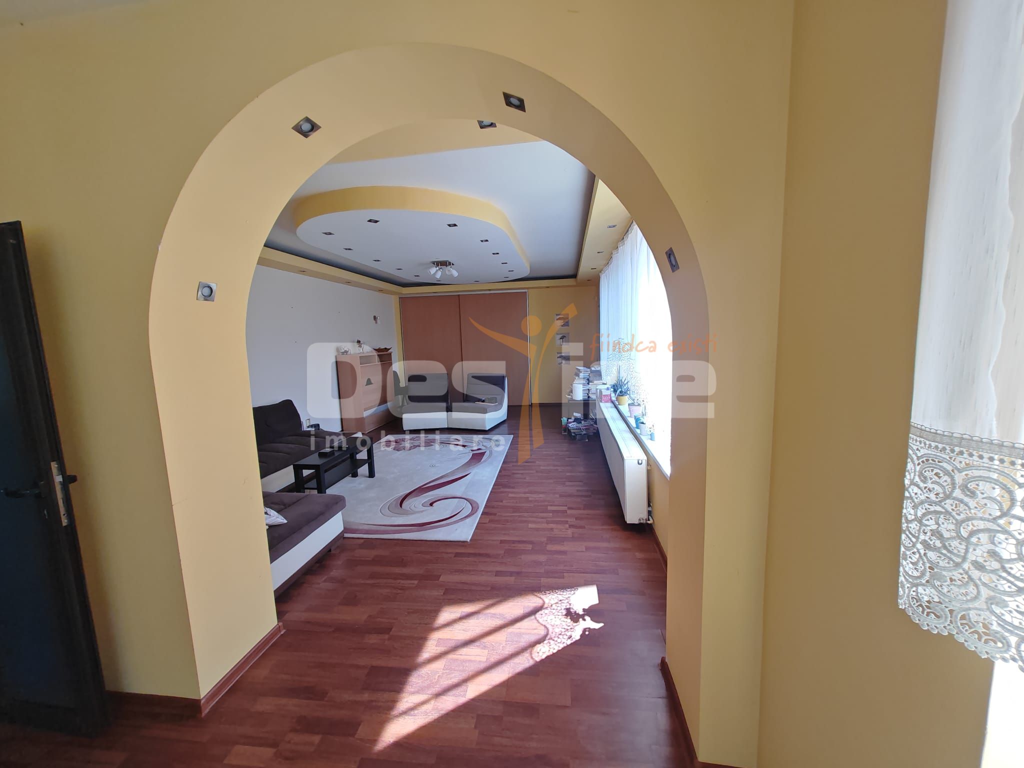Casă spațioasă cu 7 camere, ideală pentru familie numeroasa — fotografia 5