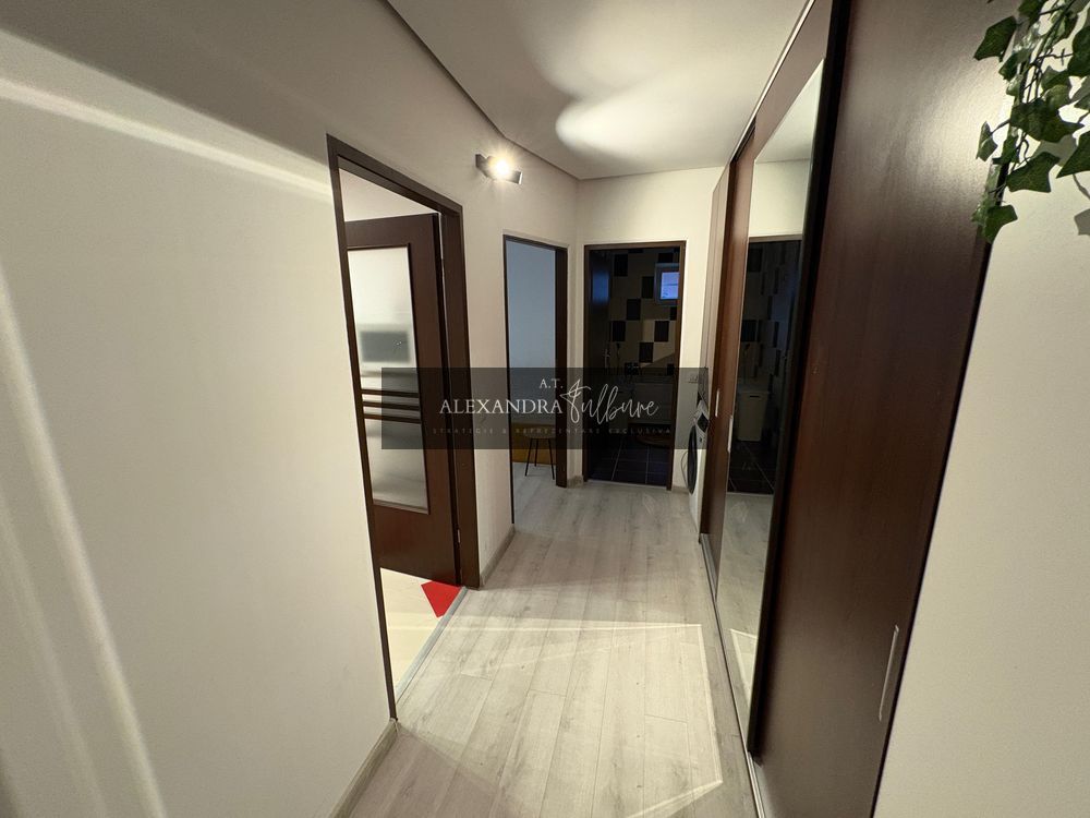 Apartament 2 camere decomandate, etaj intermediar, balcon, parcare — fotografia 4