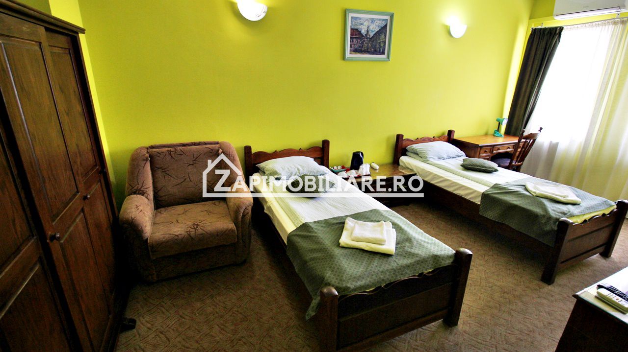 Pensiune aproape de centru,10 camere,13 băi,1 restaurant — fotografia 11