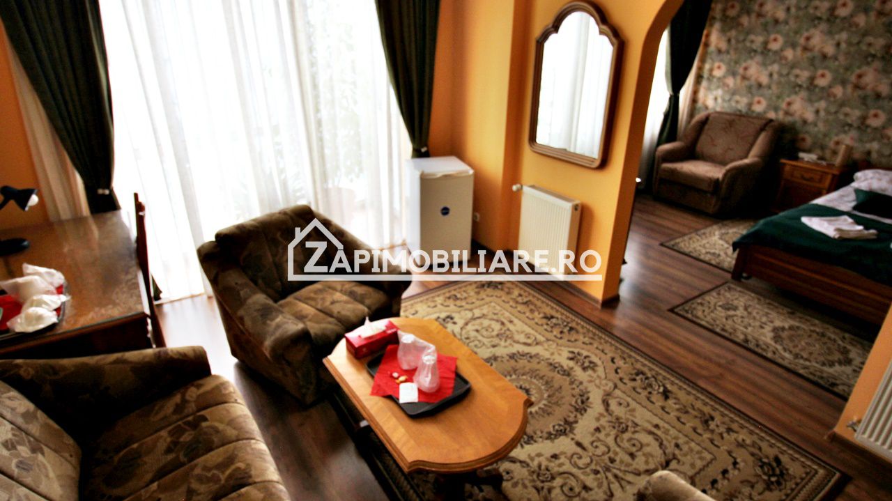 Pensiune aproape de centru,10 camere,13 băi,1 restaurant — fotografia 3