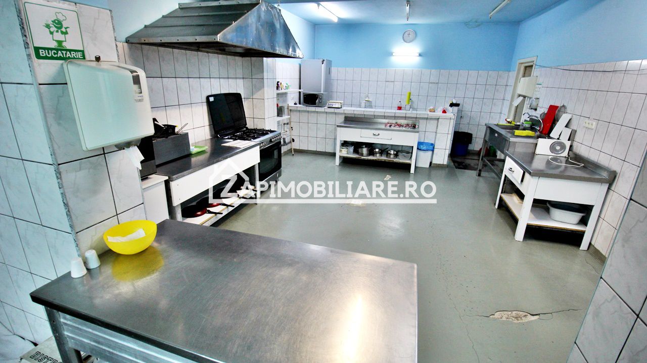 Pensiune aproape de centru,10 camere,13 băi,1 restaurant — fotografia 7
