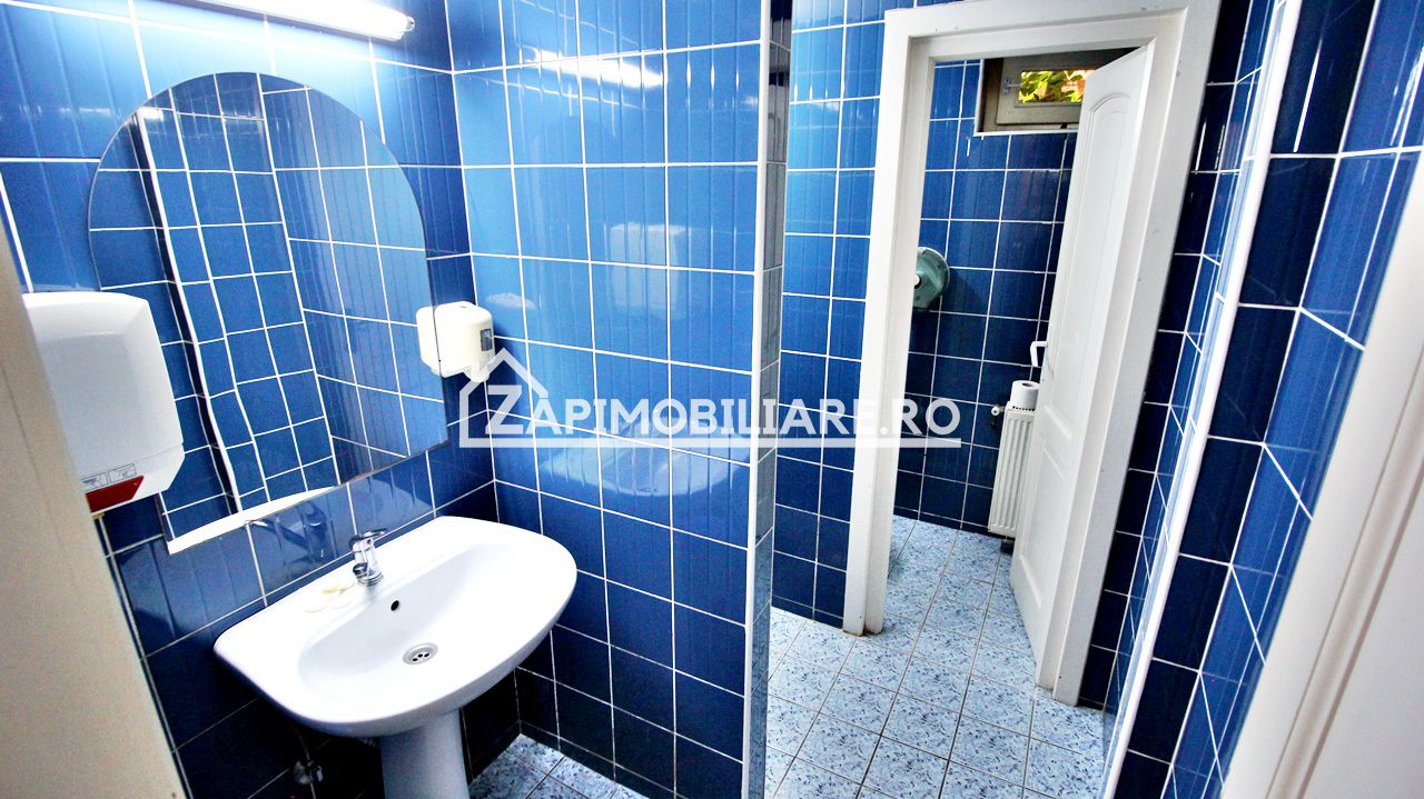 Pensiune aproape de centru,10 camere,13 băi,1 restaurant — fotografia 8