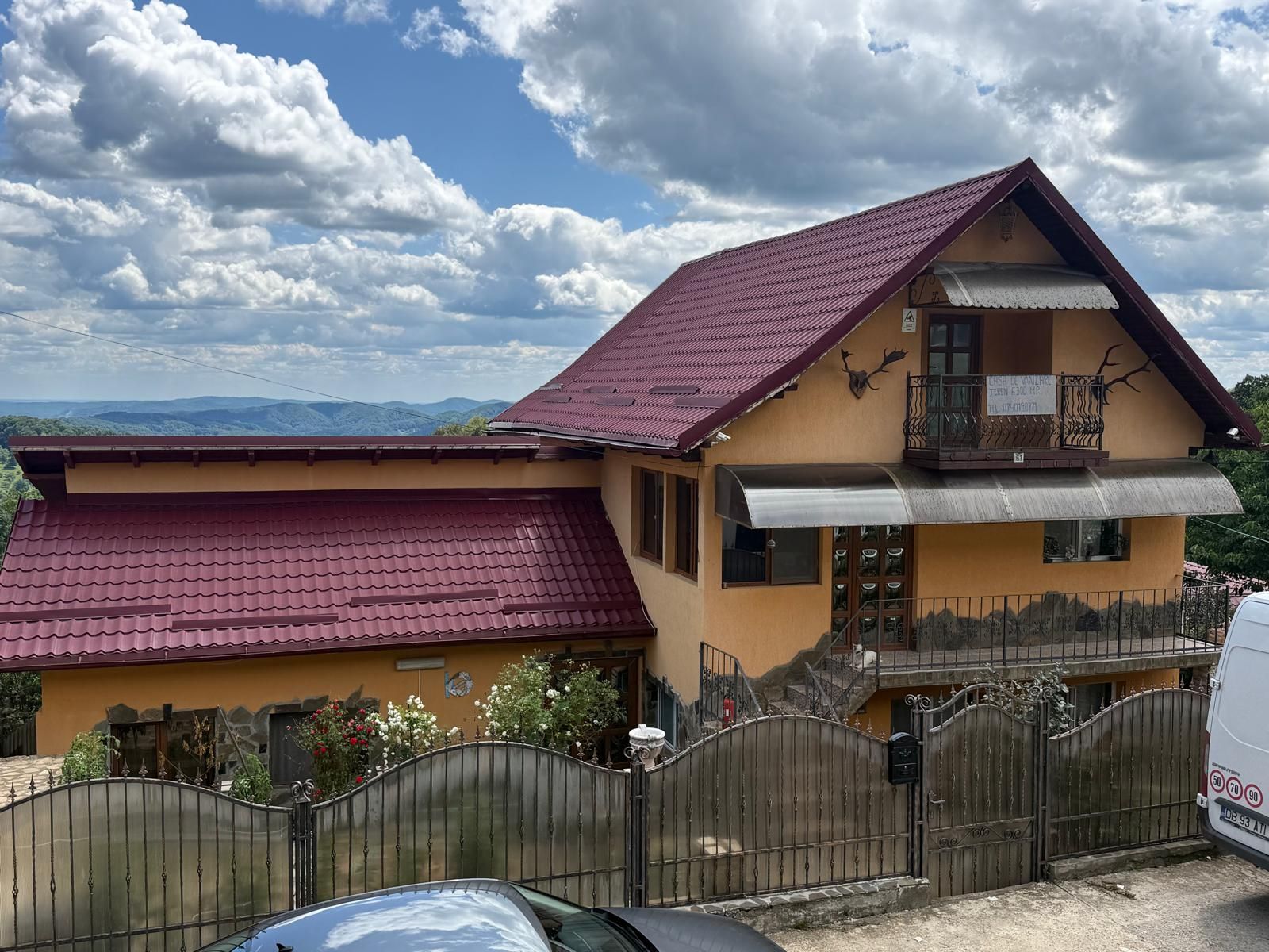 Vila S+P+1,+ garaj inchis + terasa si teren intravilan 6300 mp — fotografia 3