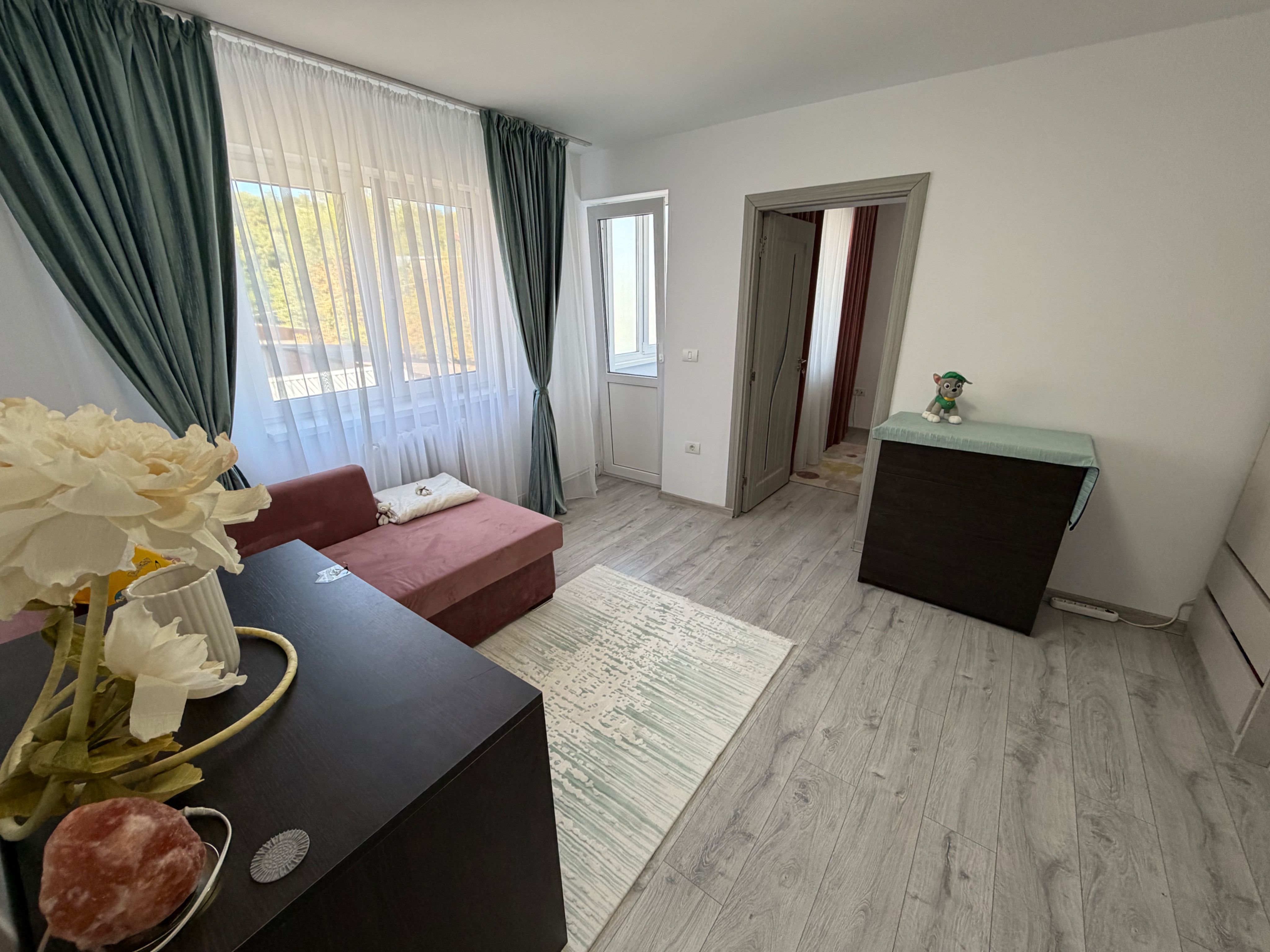 Apartament 3 camere, etaj 2 - Cugir — fotografia 4