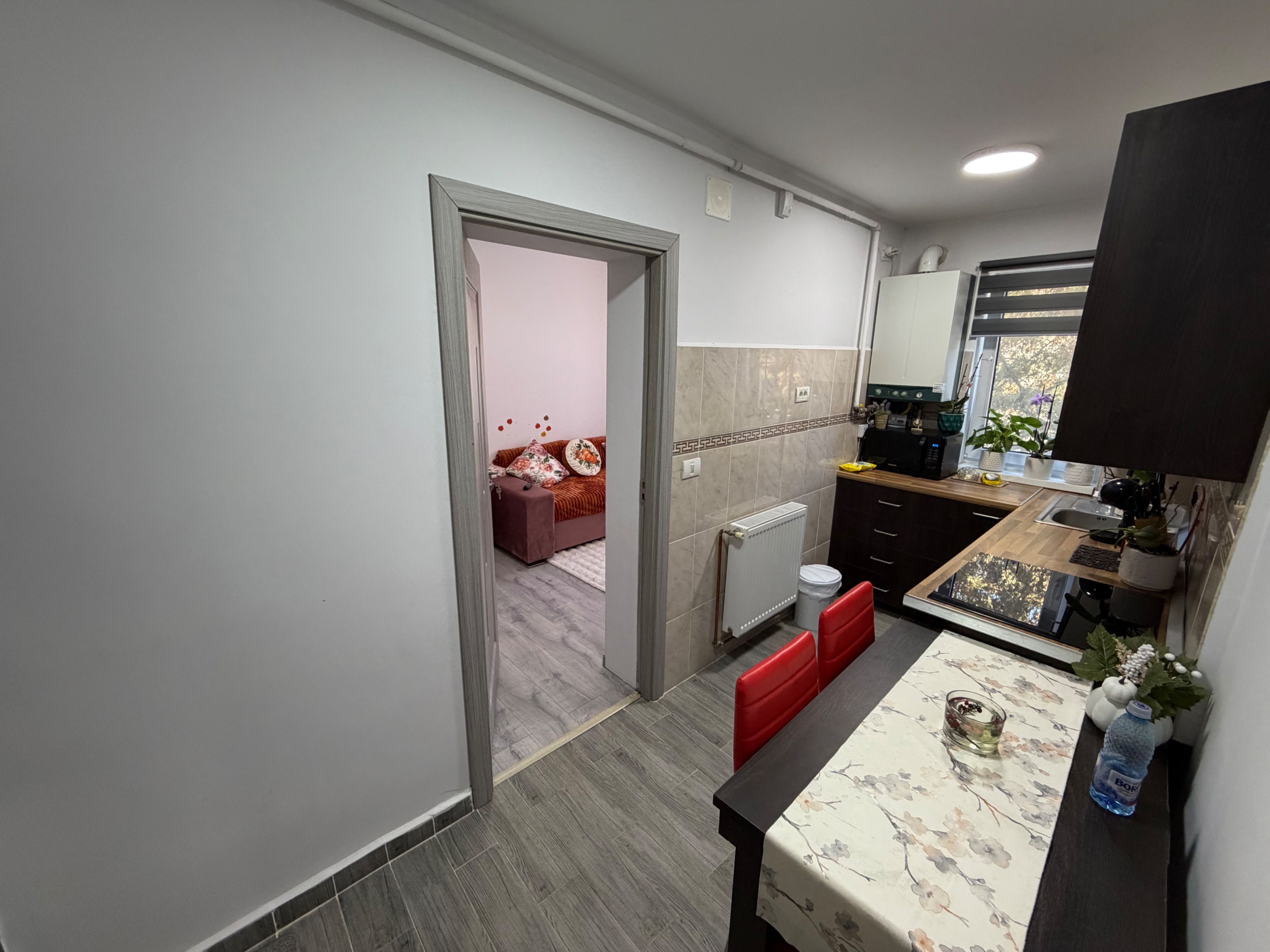 Apartament 3 camere, etaj 2 - Cugir — fotografia 5