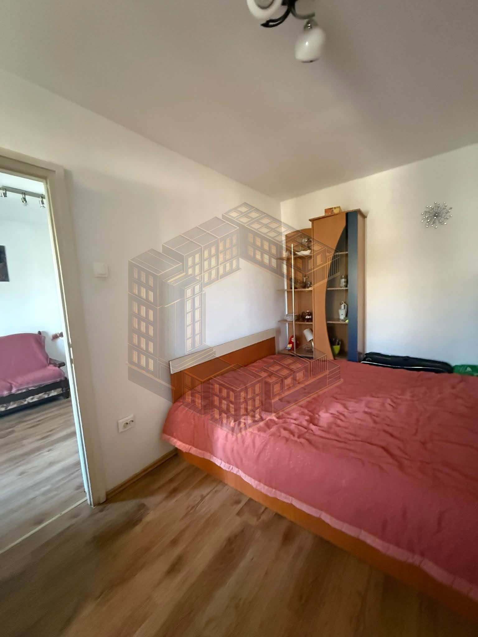 Apartament cu 2 camere, semidecomandat,etajul 2, zona Sagului — fotografia 3