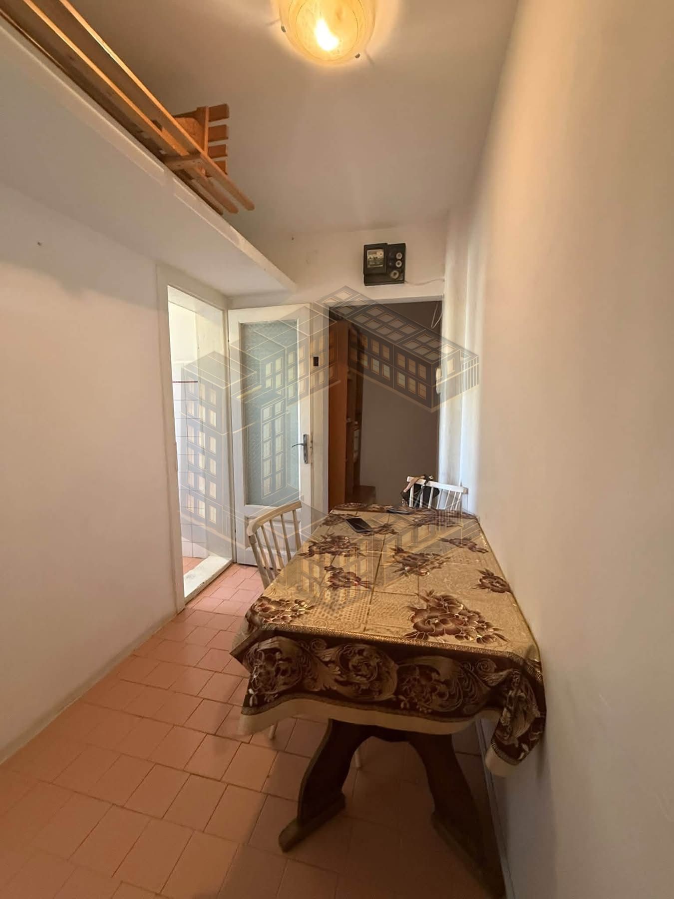 Apartament cu 2 camere, semidecomandat,etajul 2, zona Sagului — fotografia 4