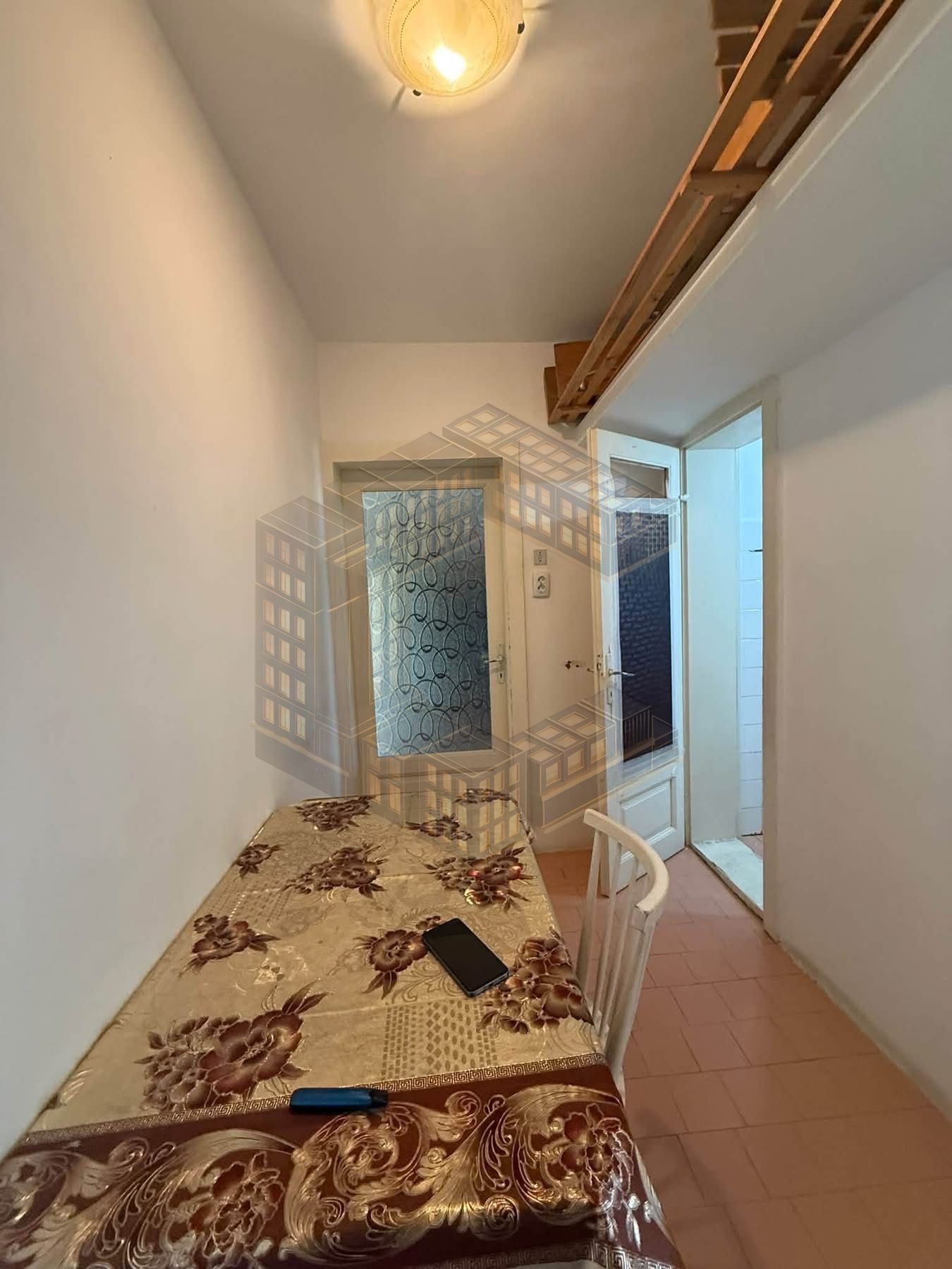 Apartament cu 2 camere, semidecomandat,etajul 2, zona Sagului — fotografia 5