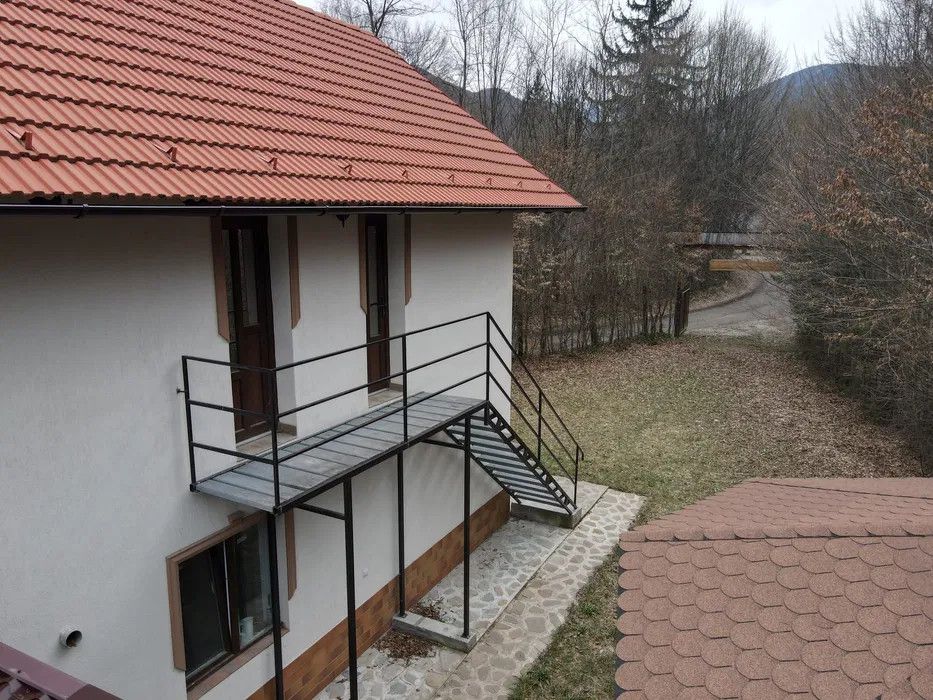 Casa 4 camere finisata la cheie Valea Avrigului Sibiu 400mp teren — fotografia 2
