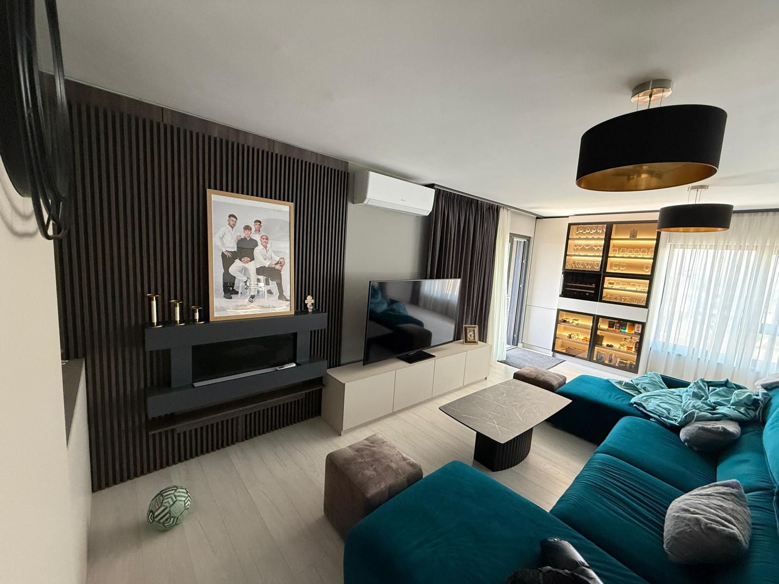 Apartament bloc NOU,4 camere,3 bai,2 terase,parcare privată — fotografia 12