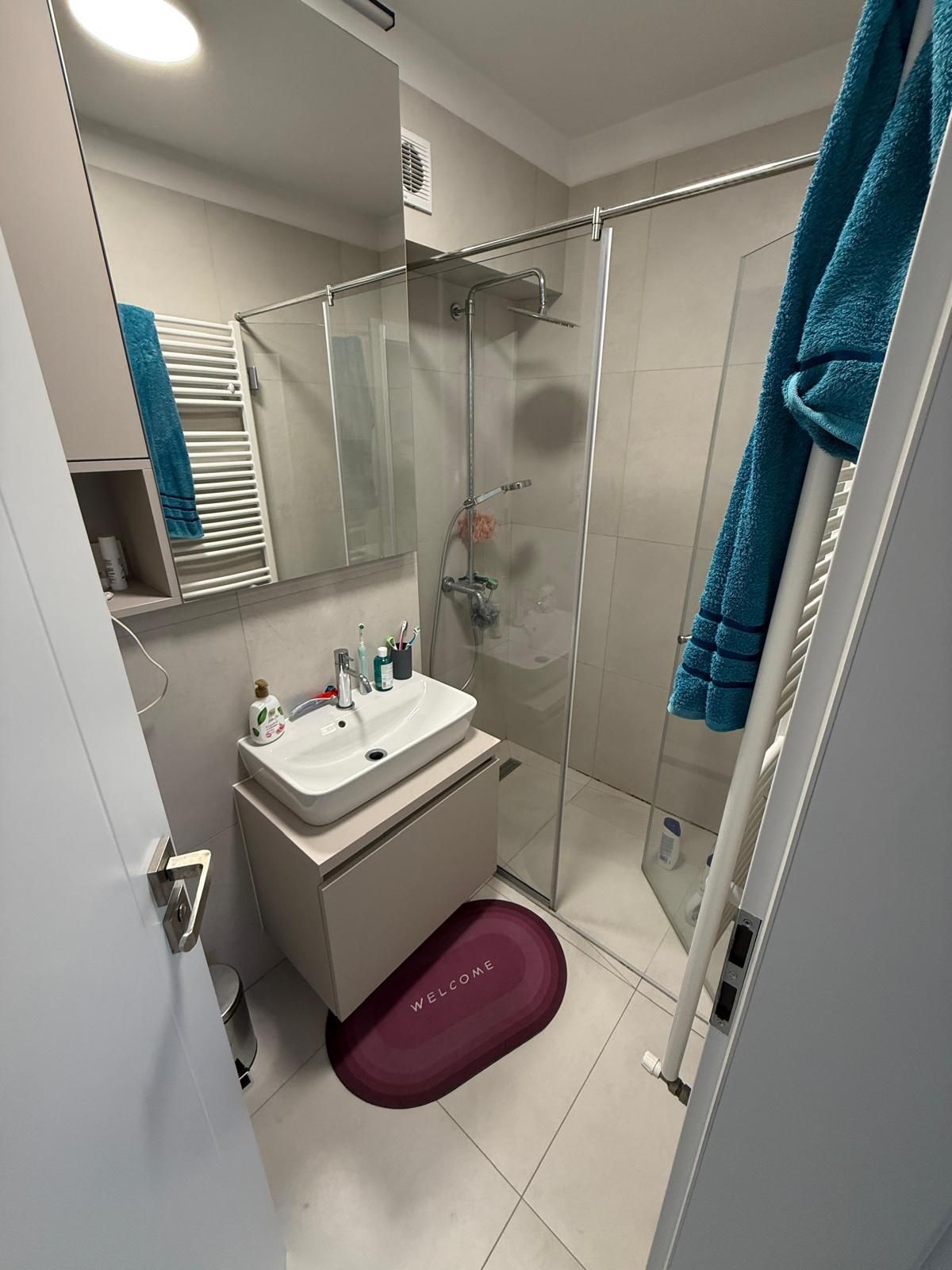 Apartament bloc NOU,4 camere,3 bai,2 terase,parcare privată — fotografia 14