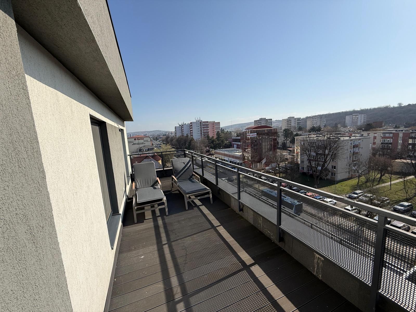 Apartament bloc NOU,4 camere,3 bai,2 terase,parcare privată — fotografia 8