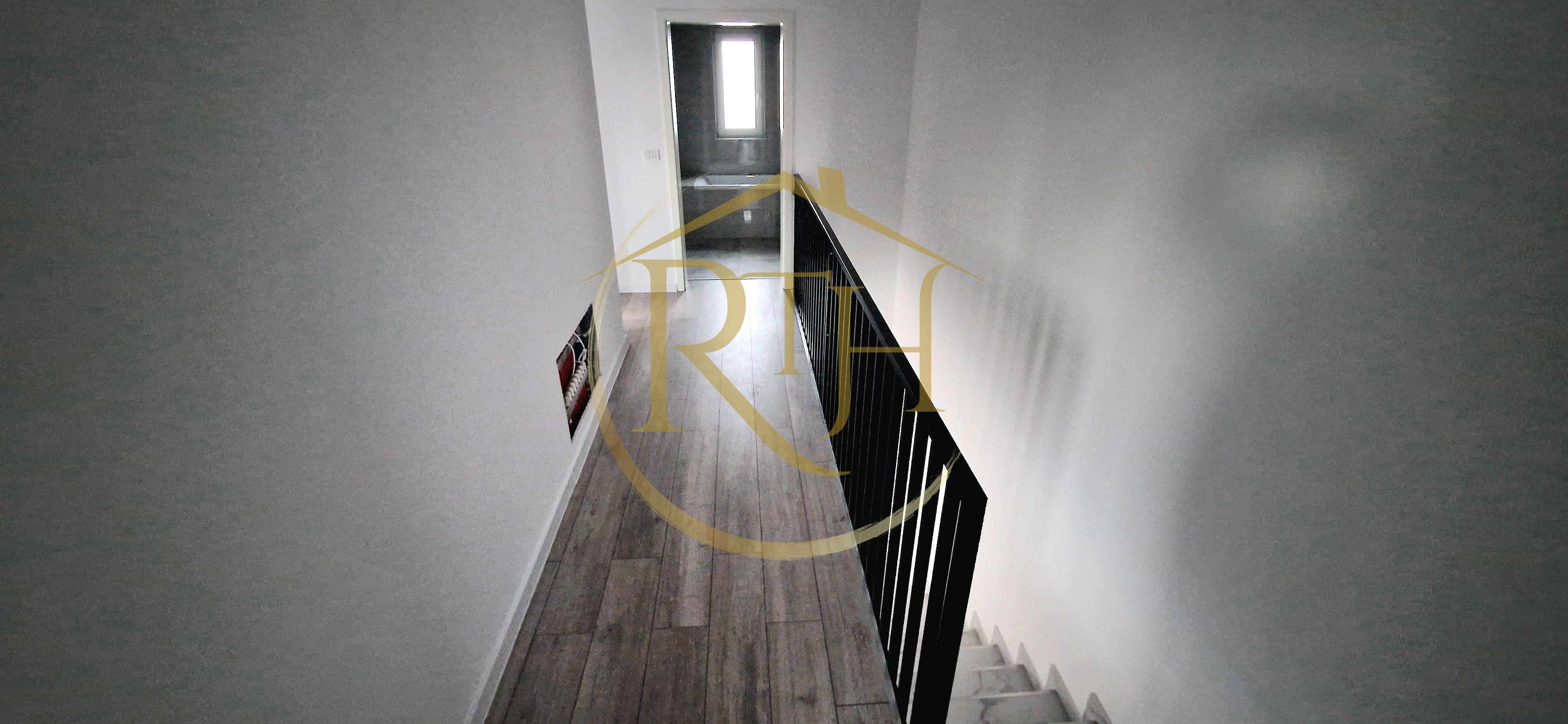 Duplex de vanzare cu 4 camere,2 bai,250 mp teren-Mosnita Veche zona Centrala. — fotografia 8