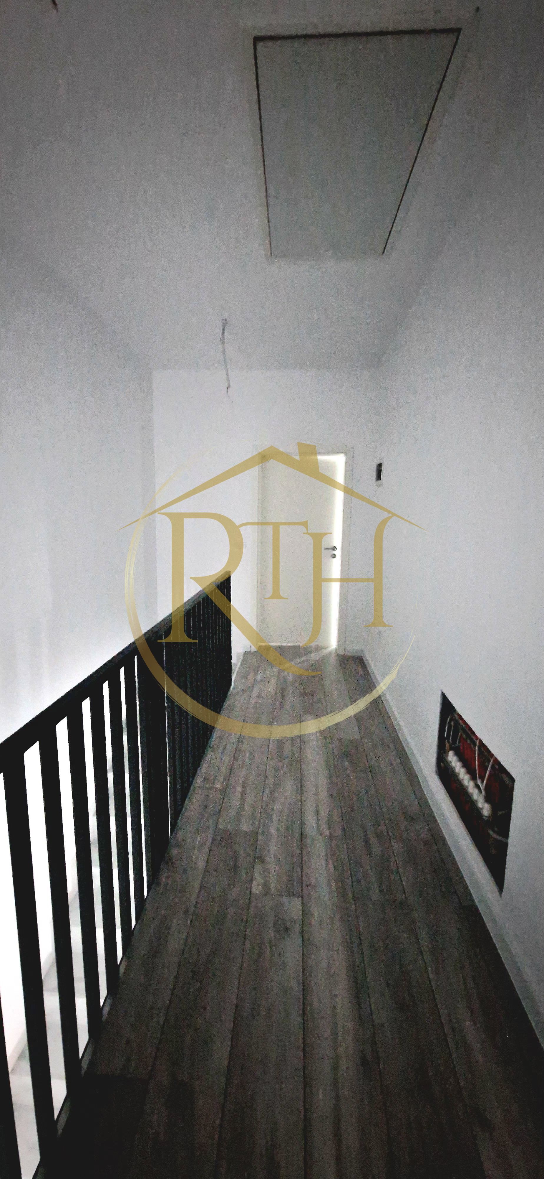 Duplex de vanzare cu 4 camere,2 bai,250 mp teren-Mosnita Veche zona Centrala. — fotografia 9