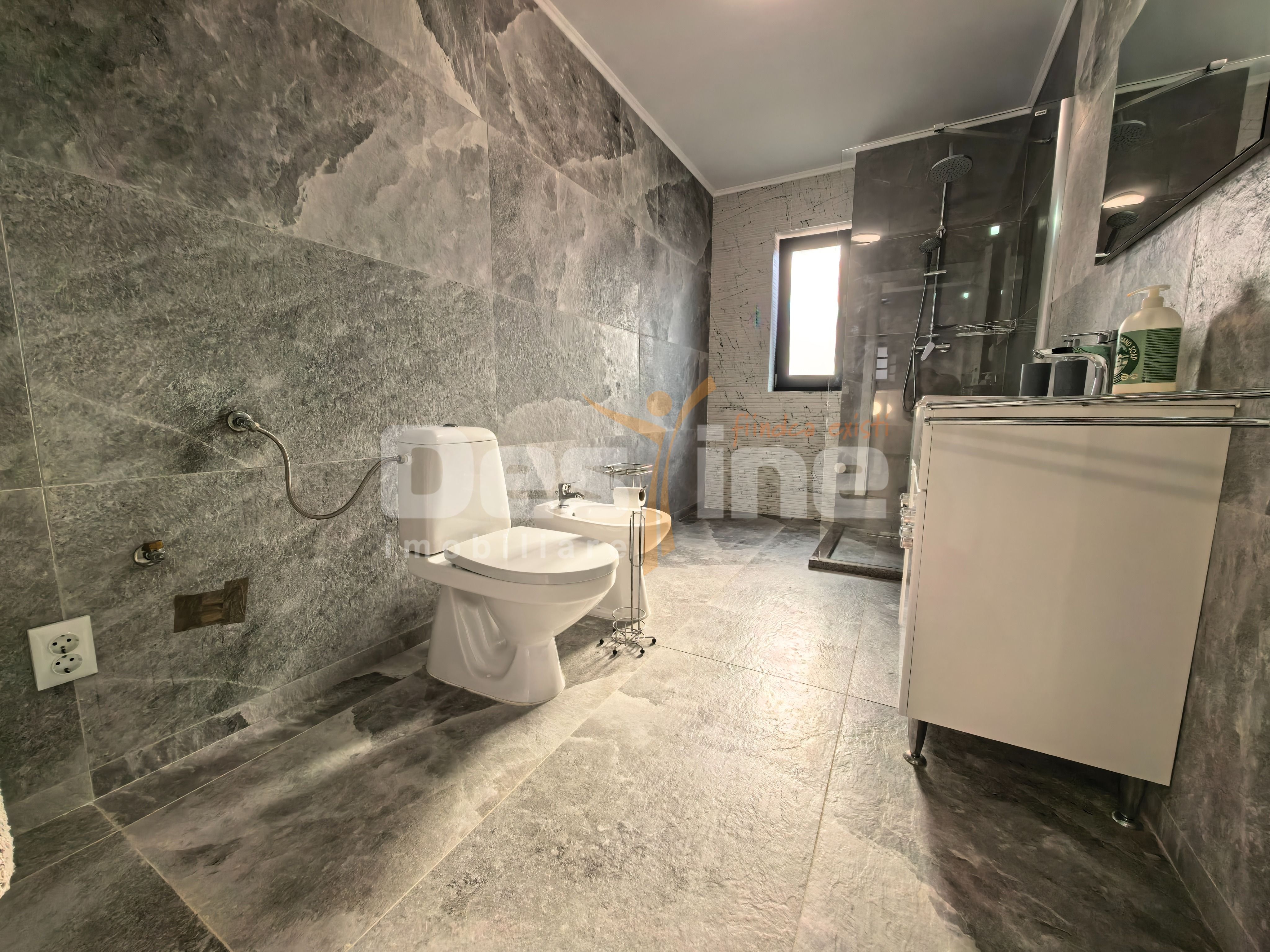 Vilă de închiriat cu 5 camere P+1 160 mp utili Copou — fotografia 14
