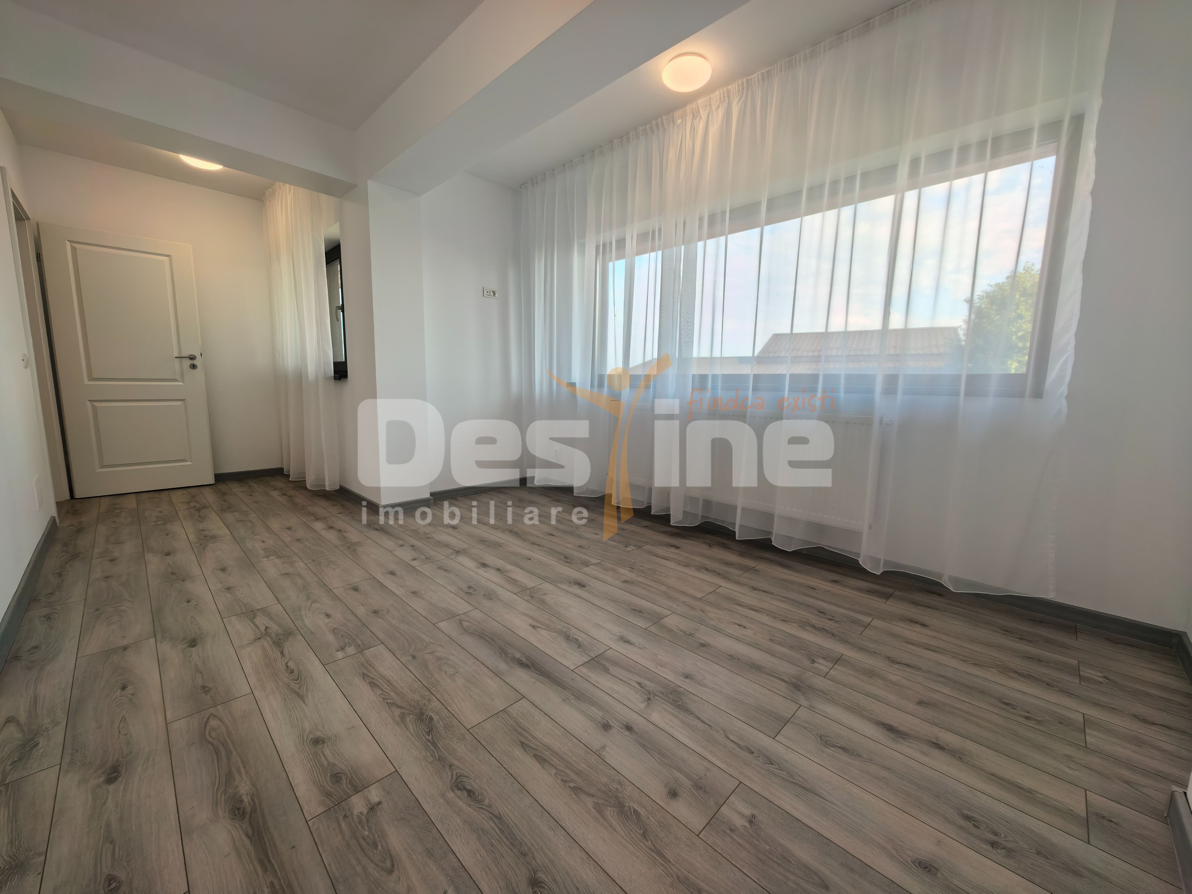 Vilă de închiriat cu 5 camere P+1 160 mp utili Copou — fotografia 9