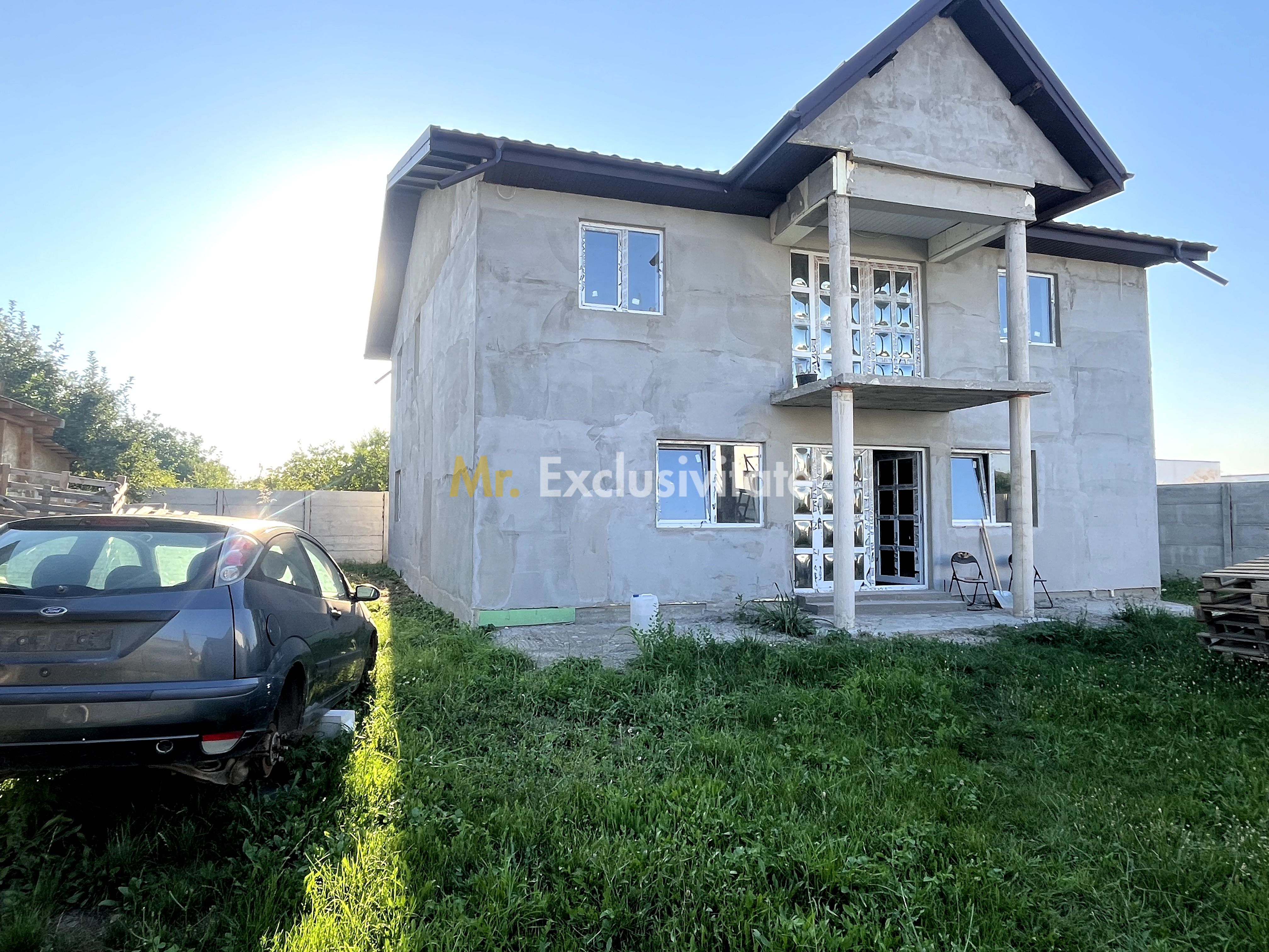 Casa la gri, 7 camere, 2 bai