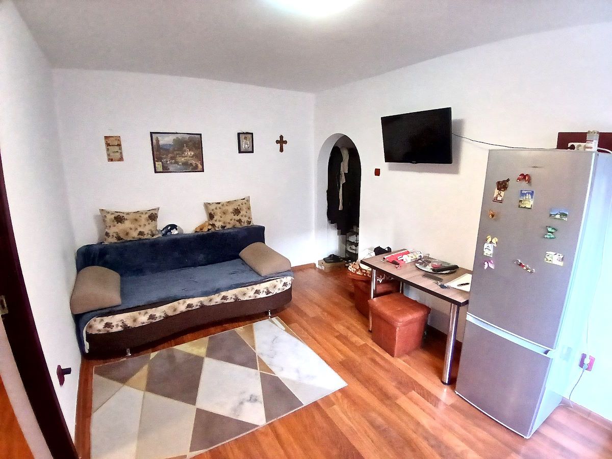Apartament 2 camere Tecuci etaj 1 – zonă centrală